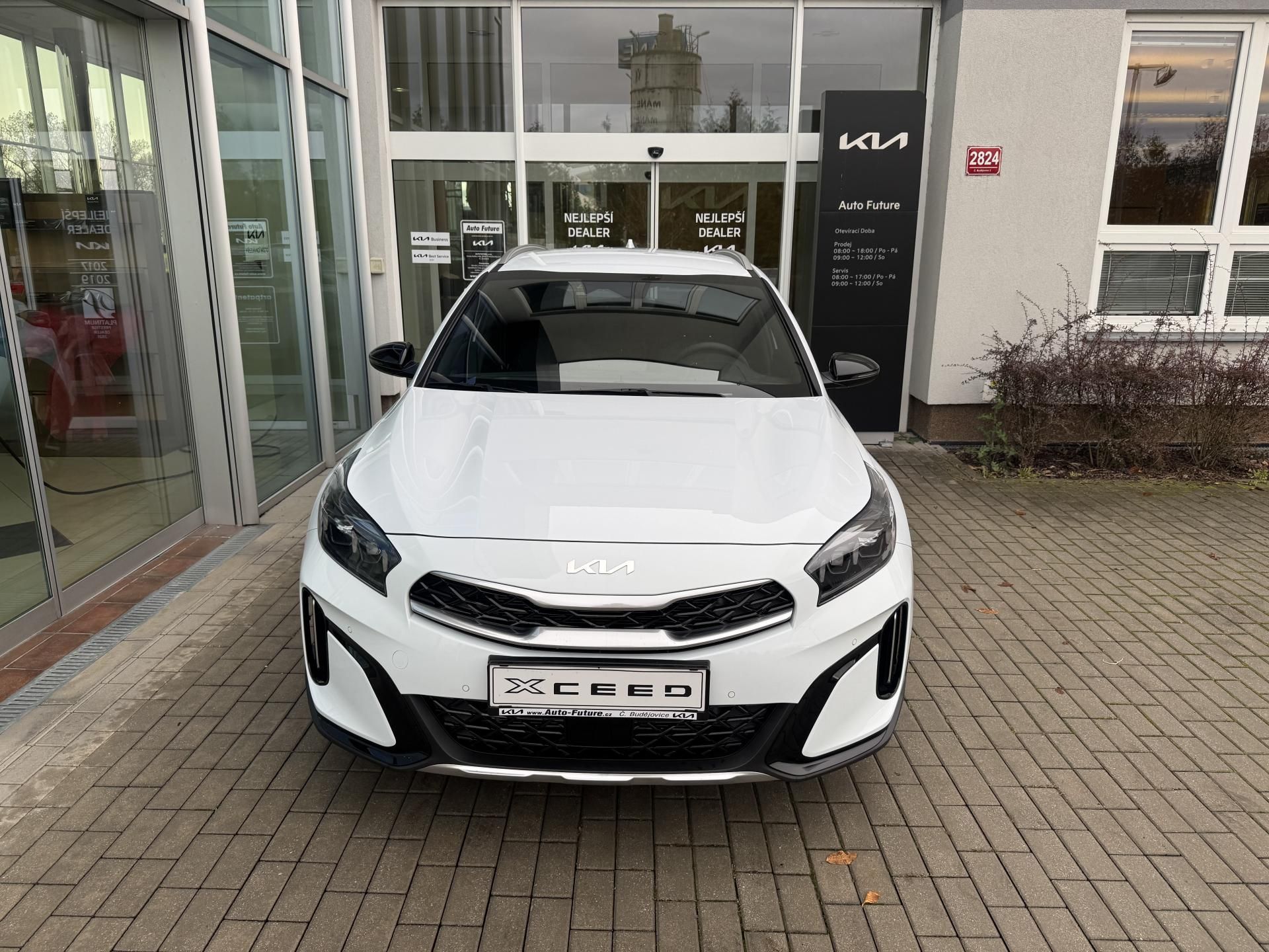 Kia XCee´d, 1.6 T-GDI 132kw Stel ED - fotka 3