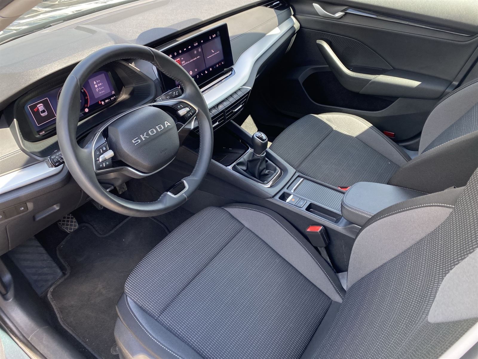 Škoda Octavia, 1.5 TSI Selection - fotka 6