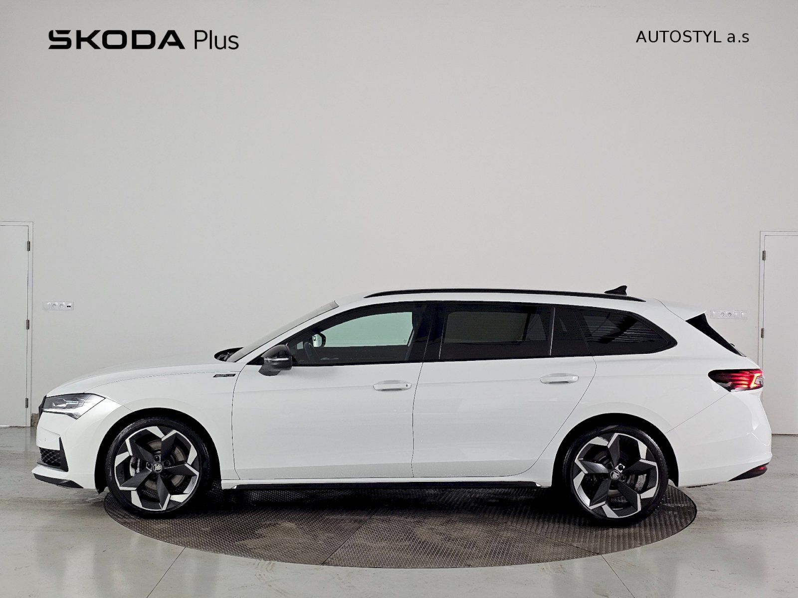 Škoda Superb, 2.0TSi 195kW 4X4 SPORTLINE WEB - fotka 3