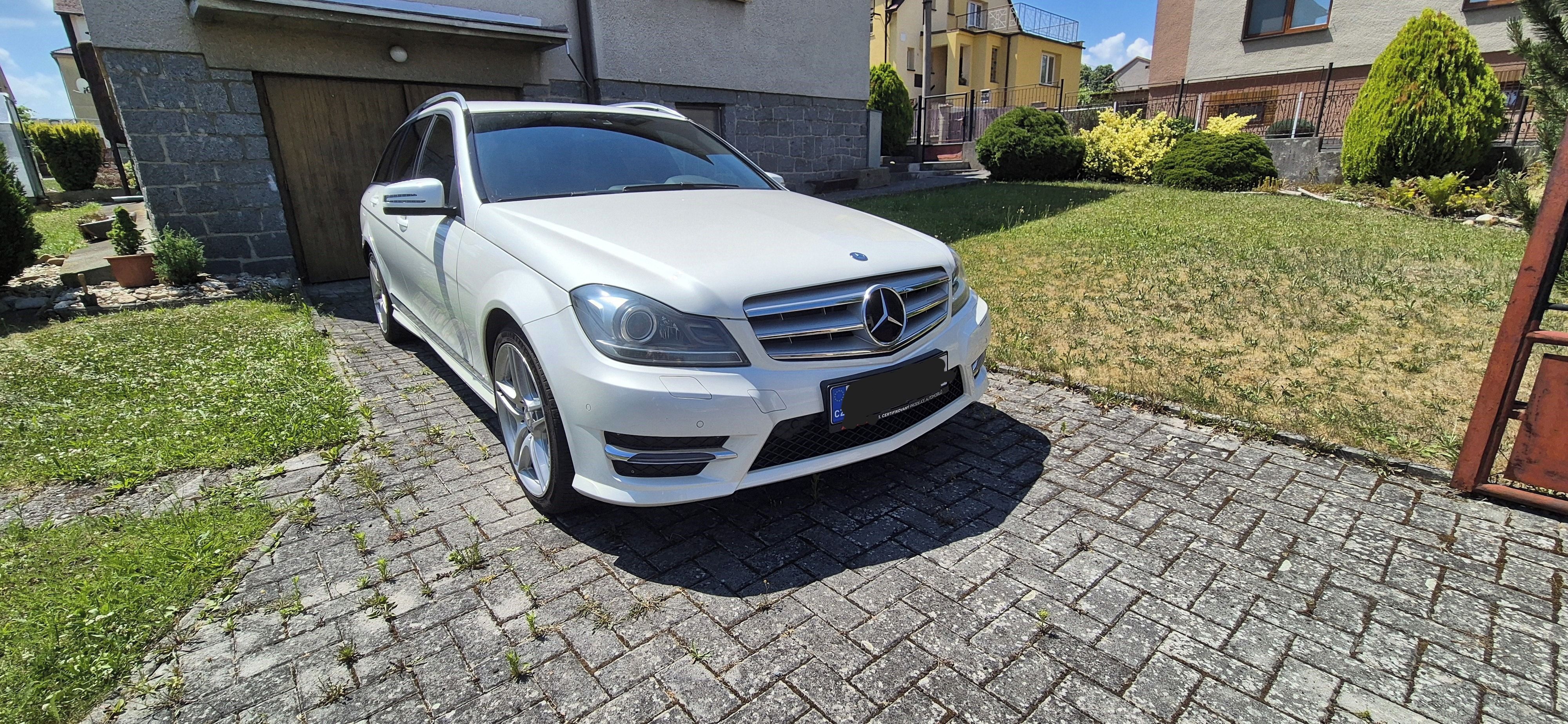 Mercedes-Benz Třídy C, C180 CGI AMG Paket