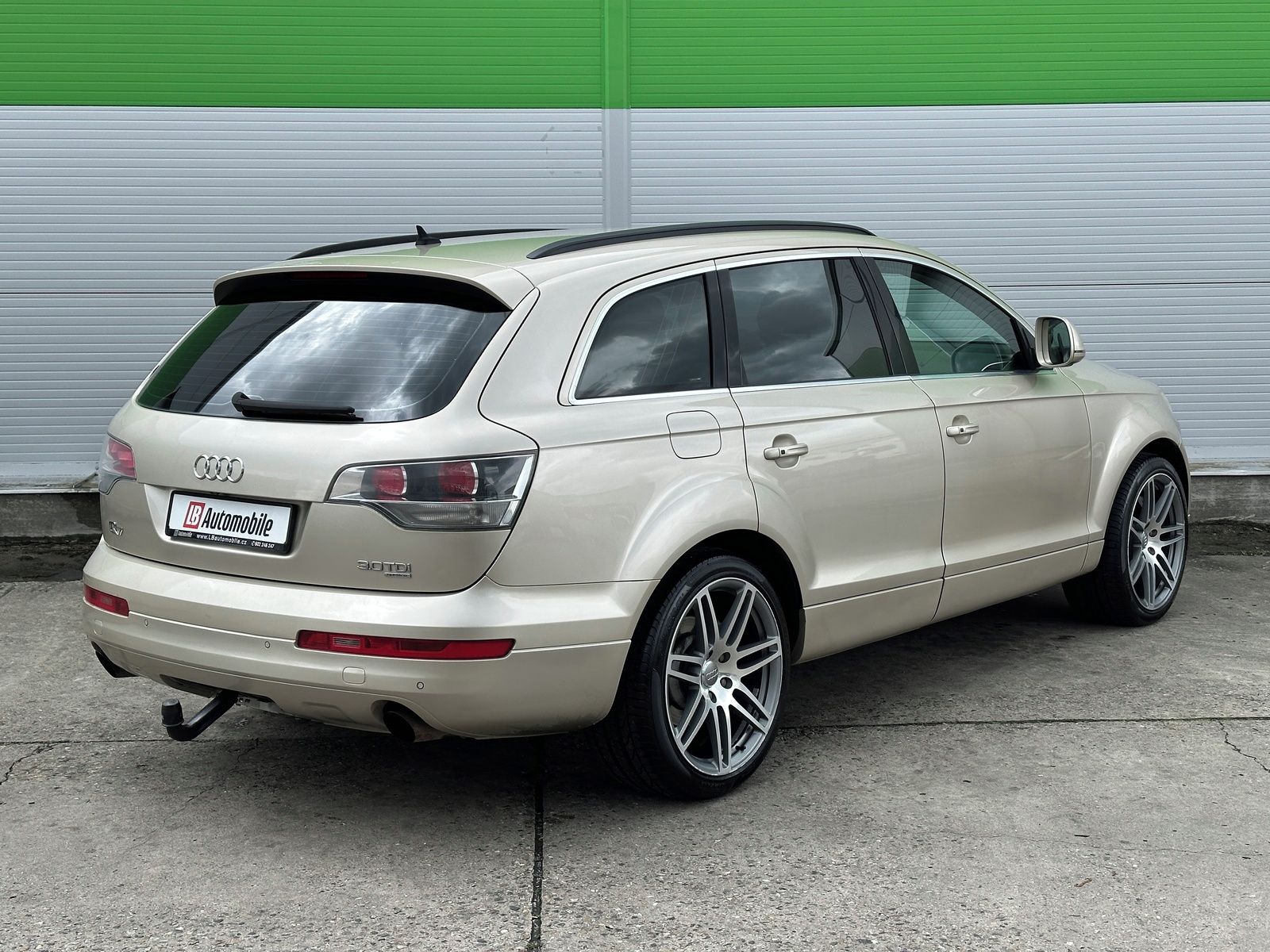 Audi Q7, 3.0TDi 4x4 Webasto TAŽNÉ ALU21 - fotka 4