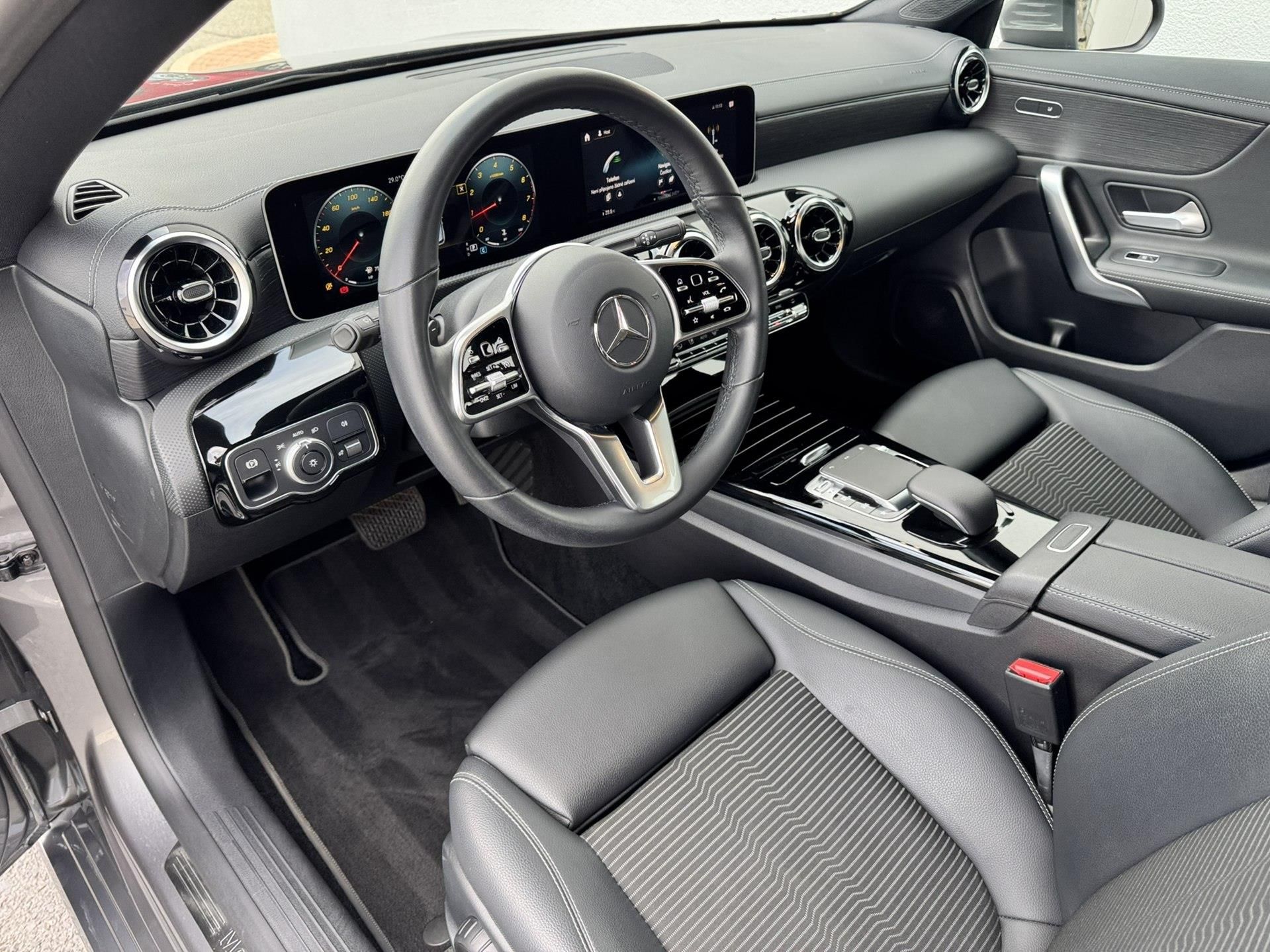 Mercedes-Benz CLA, CLA 180 Tažné - fotka 5