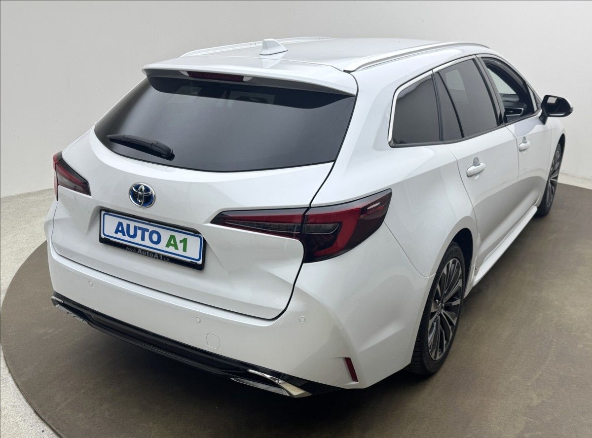 Toyota Corolla, 1,8 HYBRID STYLE ACC 1.MAJ ČR - fotka 4