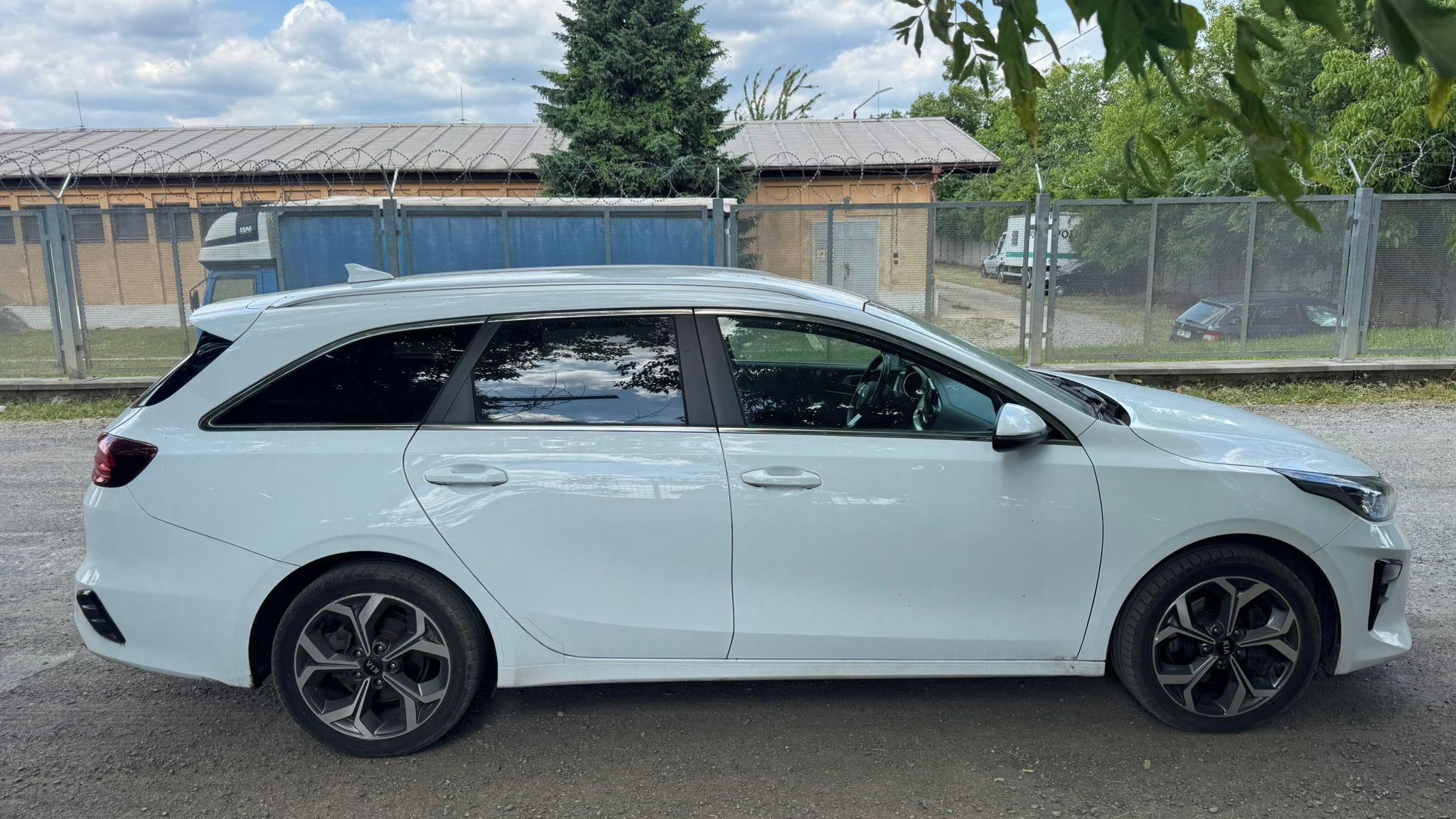 Kia Cee´d, SW 1.6 CRDi combi 100 kW - fotka 6