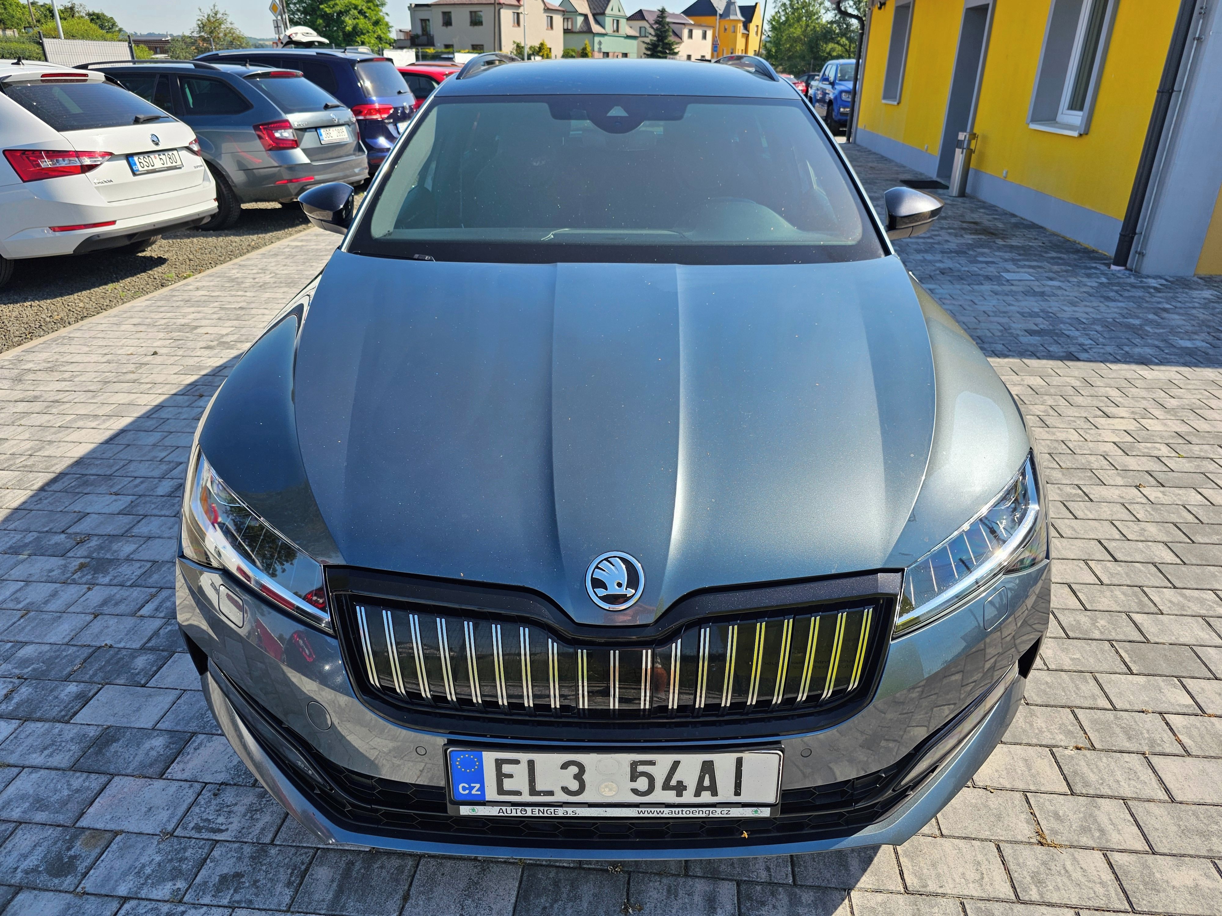 Škoda Superb, 1.4 TSI 160kW iV SportLine DSG - fotka 2