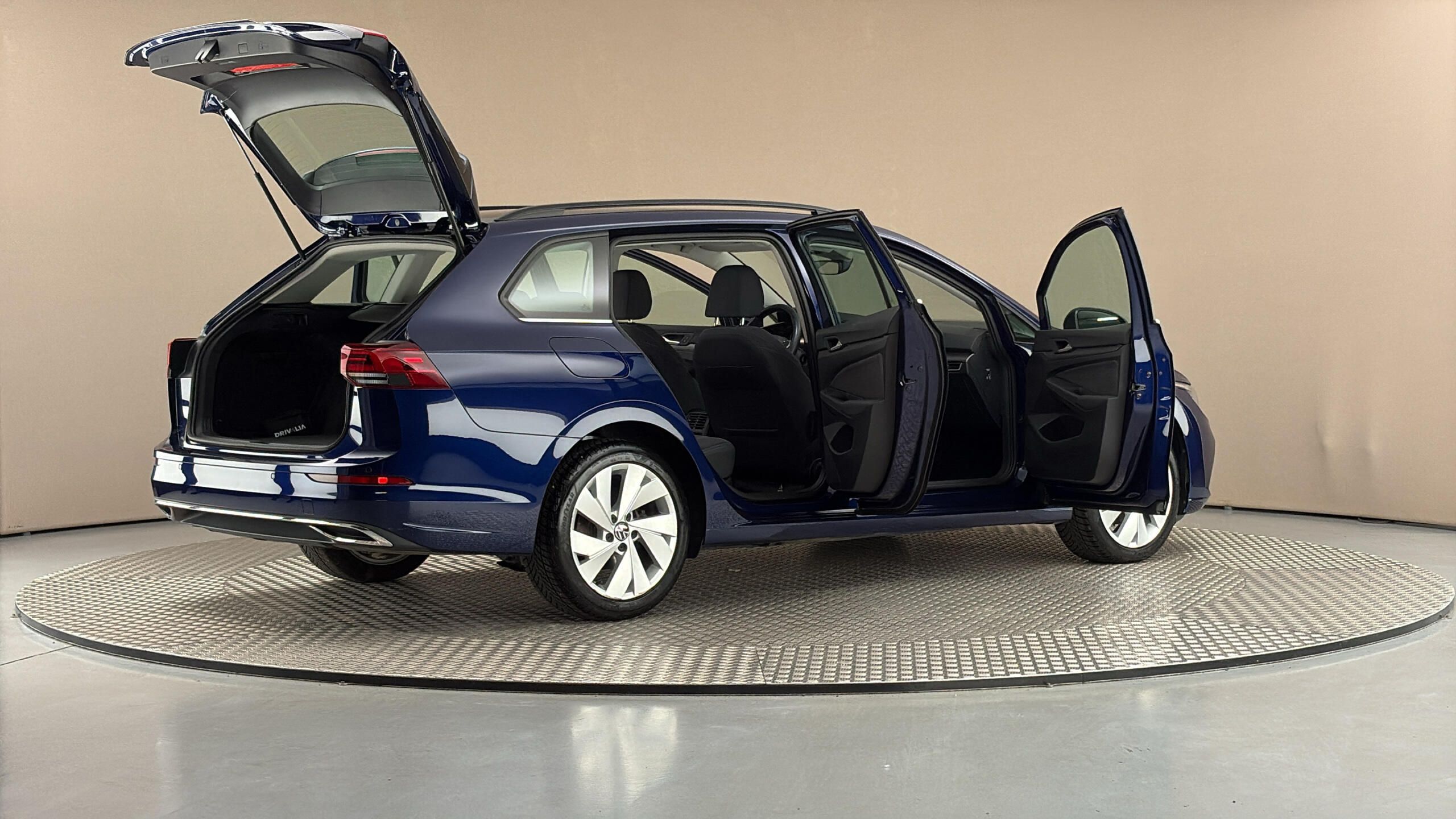 Volkswagen Golf, 1.5 TSI DSG Style Variant - fotka 6