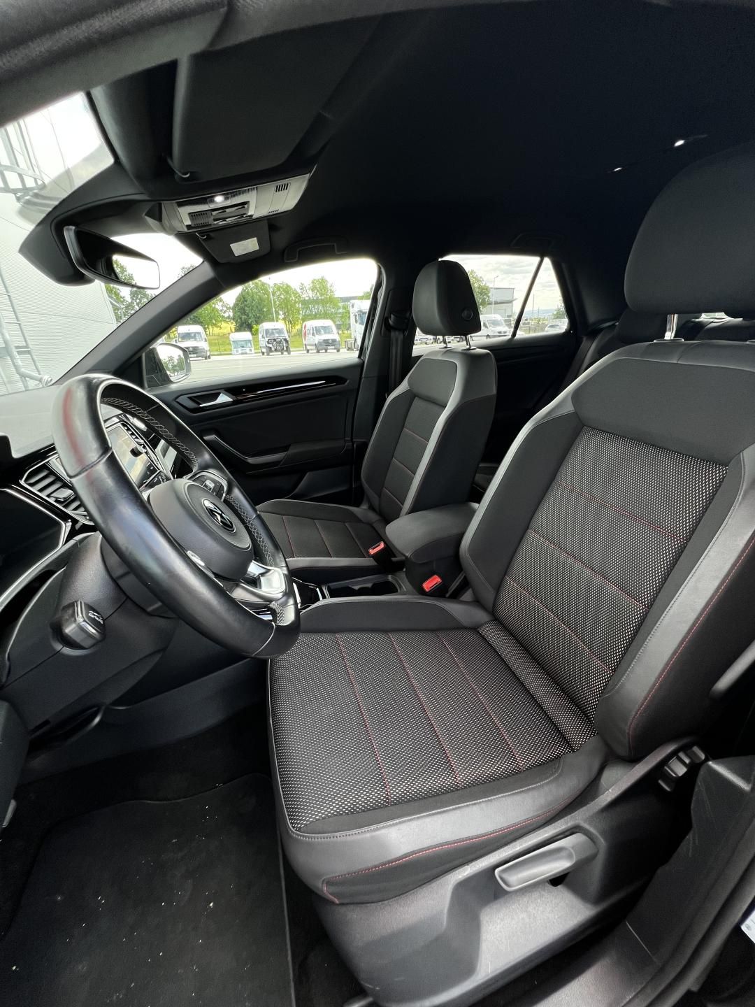 Volkswagen T-Roc, 1.5TSI 110kW SPORT DPH TZ - fotka 6