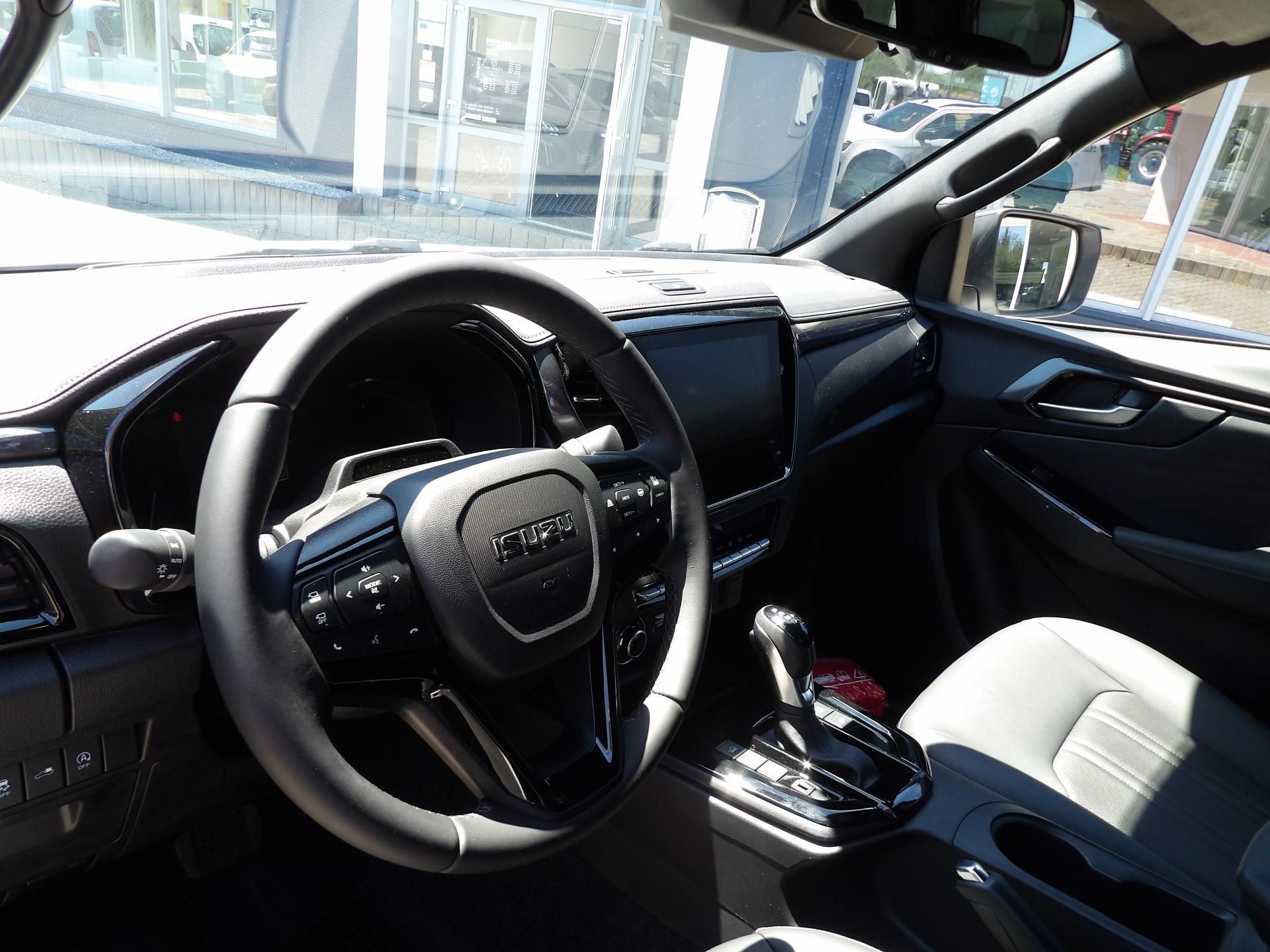Isuzu D-Max, LSE 2.2L 163K 4x4 8st. A/T - fotka 6