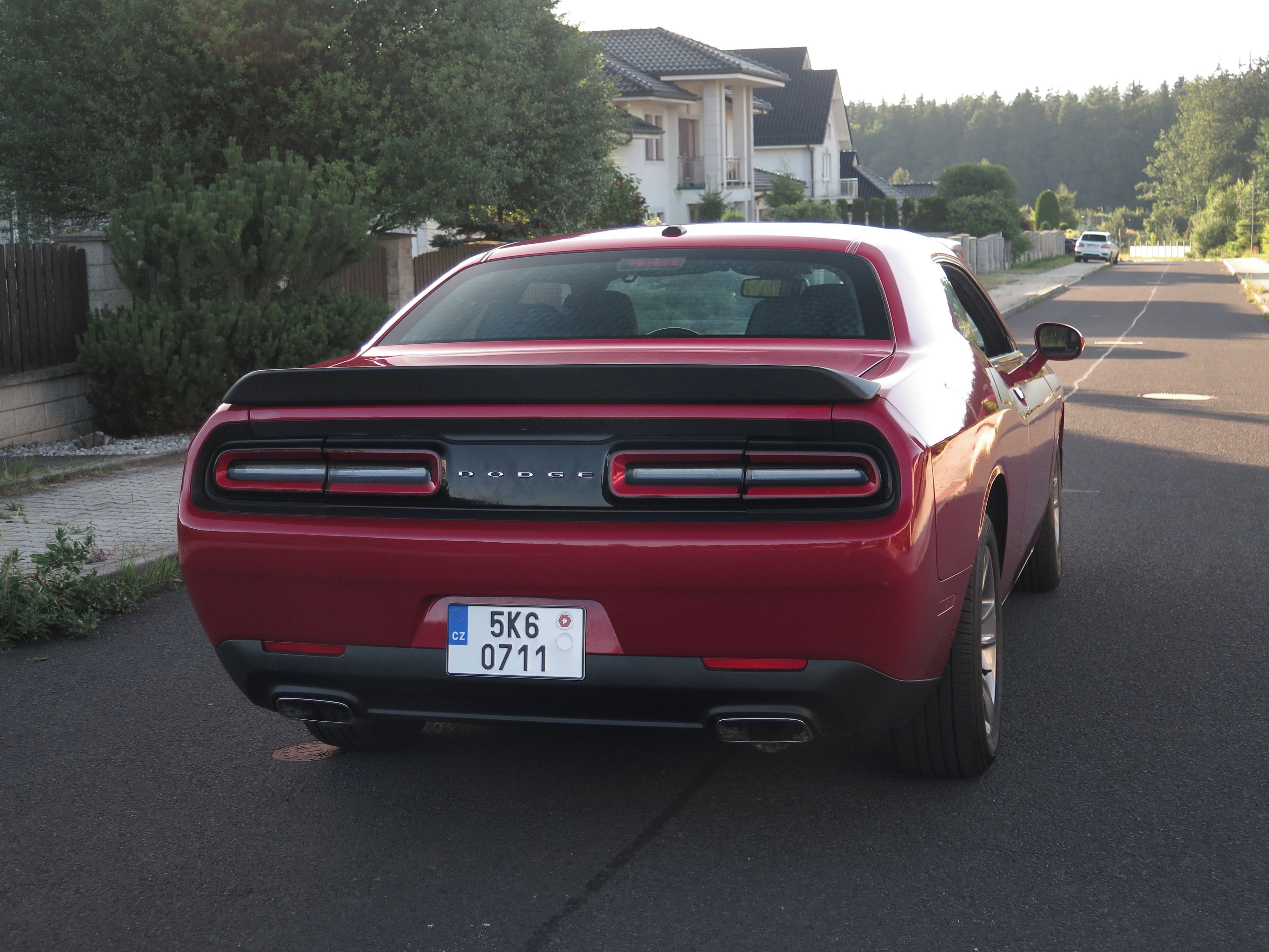 Dodge Challenger, 3.6 V6 - KRÁSNÝ STAV - DPH - fotka 6
