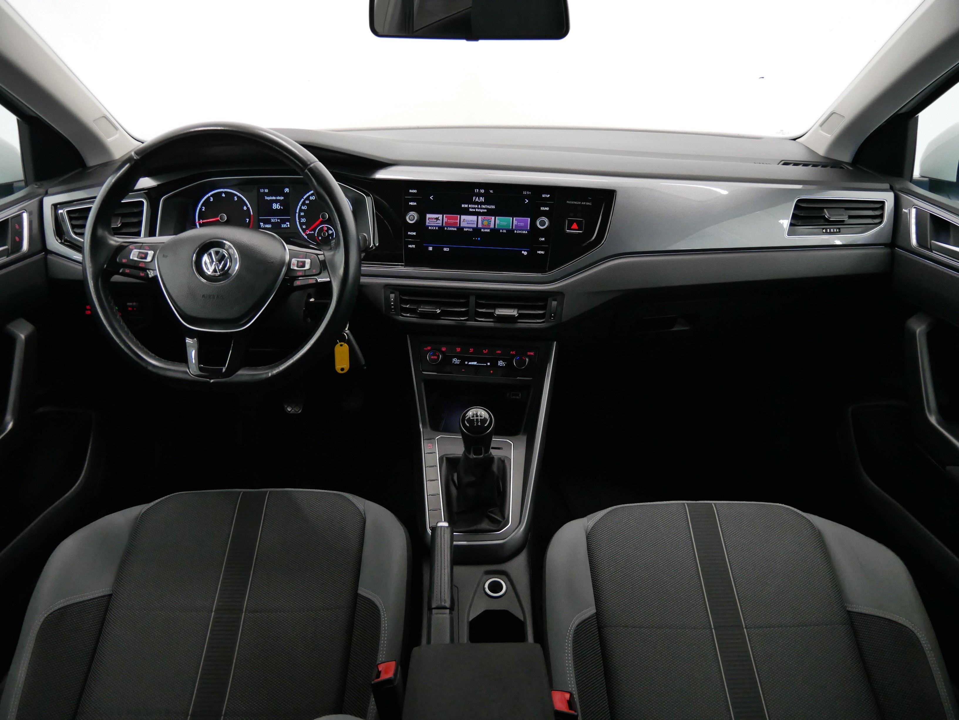Volkswagen Polo, 1.0TSI 70kW HIGHLINE - fotka 5