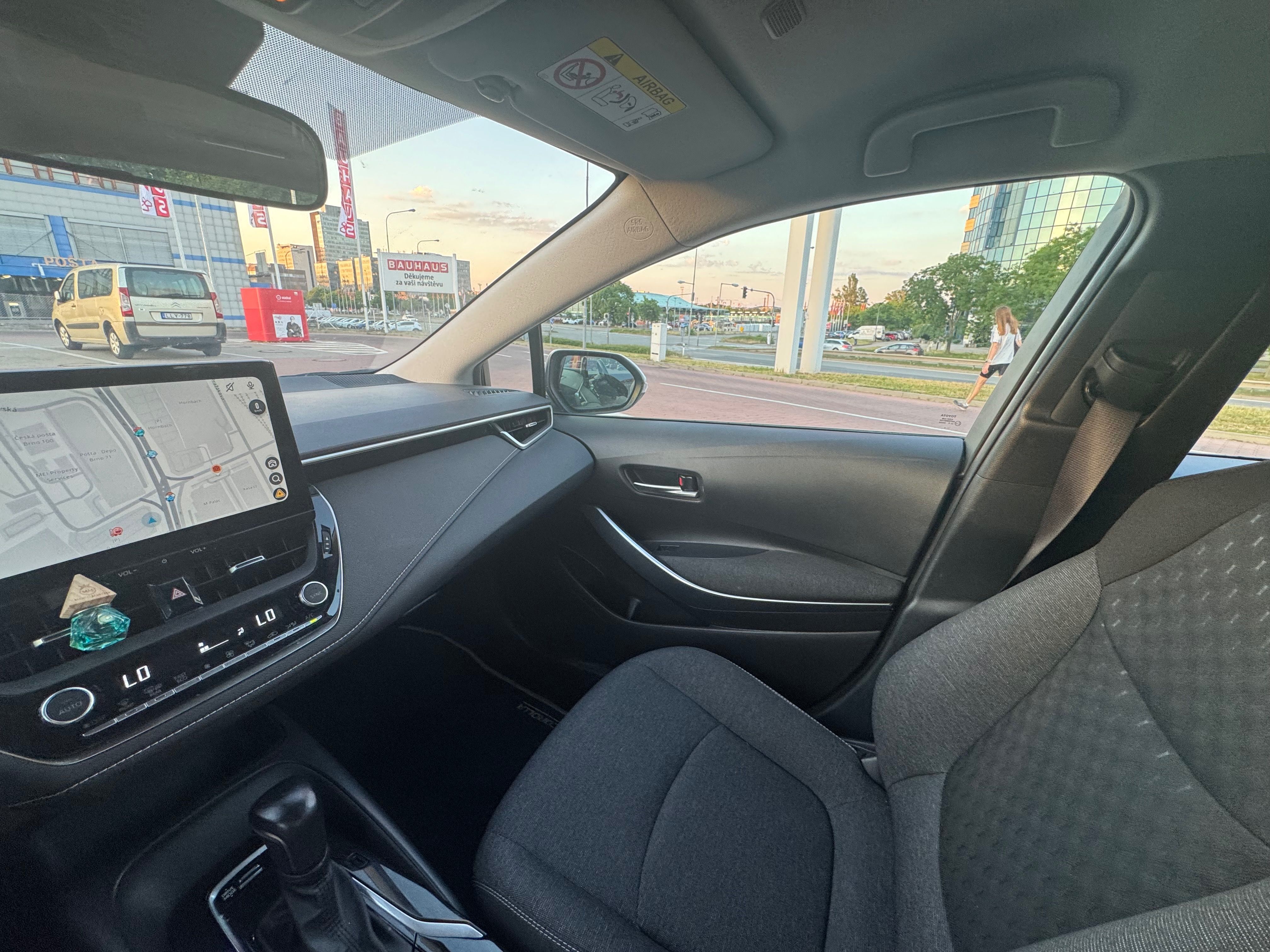 Toyota Corolla, Toyota corolla hybrid comfort - fotka 4