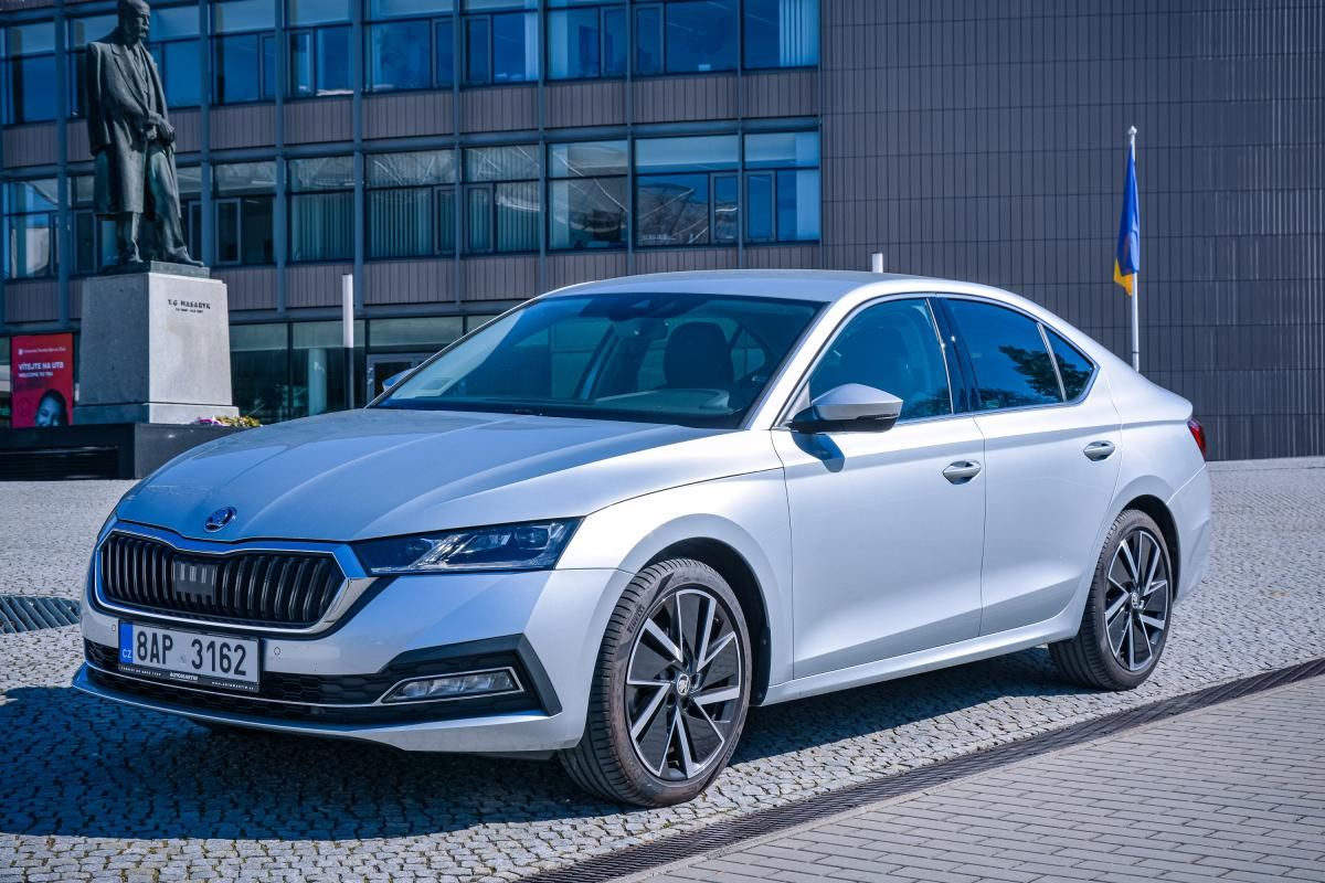 Škoda Octavia, Style Plus Navigace 18 kola ČR
