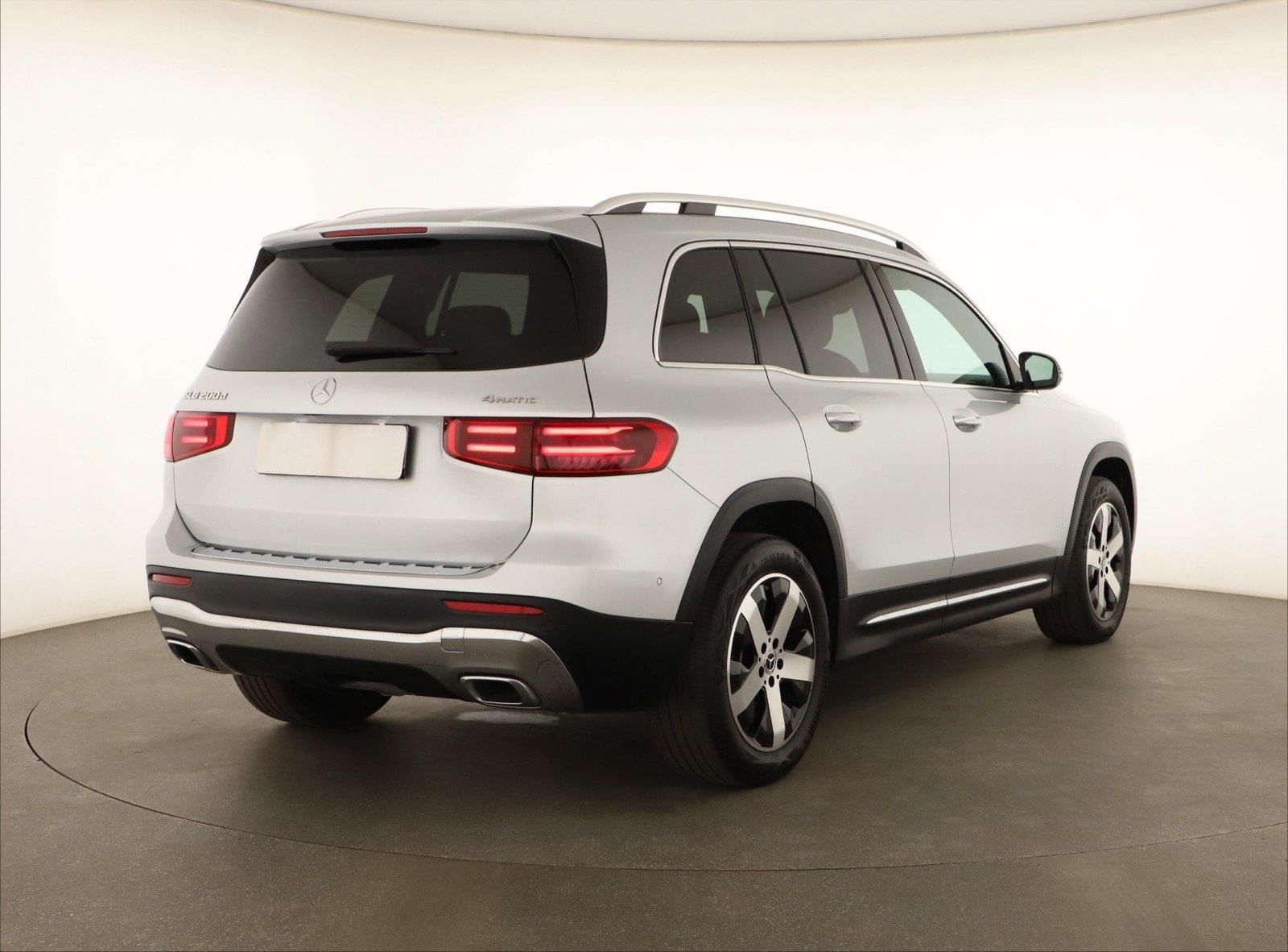Mercedes-Benz GLB, GLB 200 d 4MATIC - fotka 5