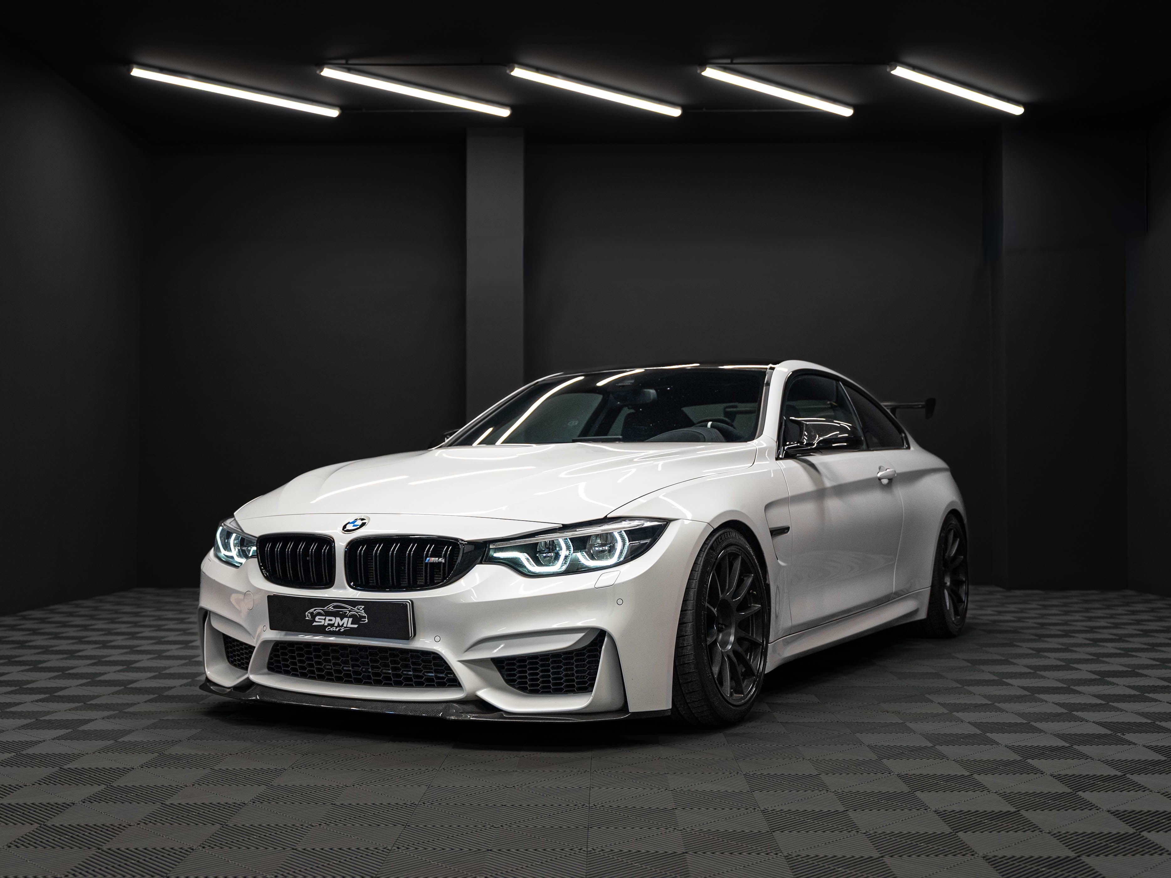 BMW M4, M4 Track
