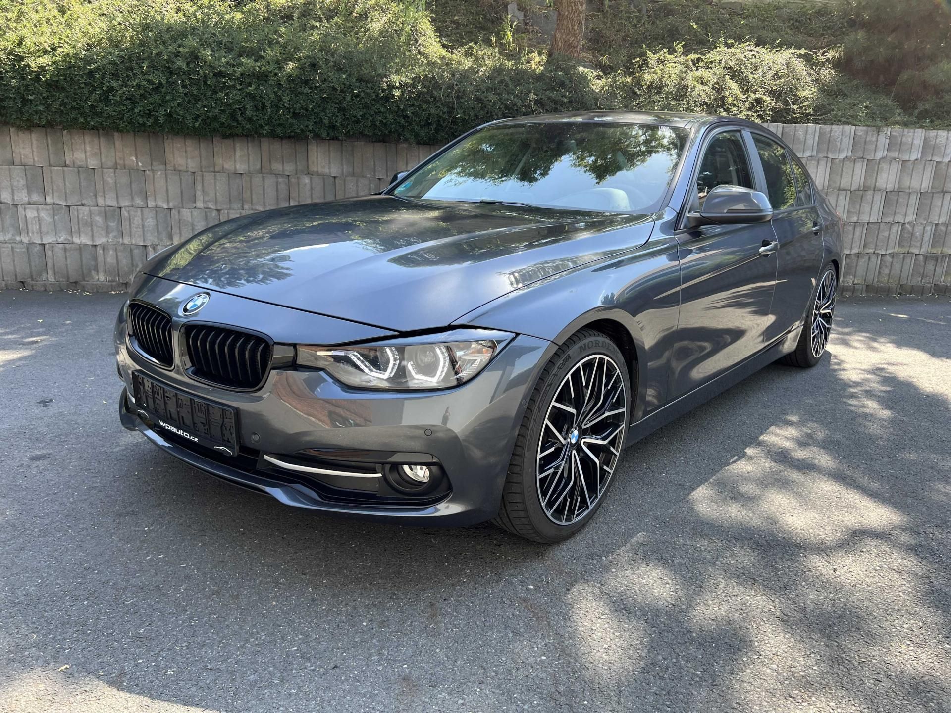 BMW Řada 3, F30 320d 120 kW - fotka 2