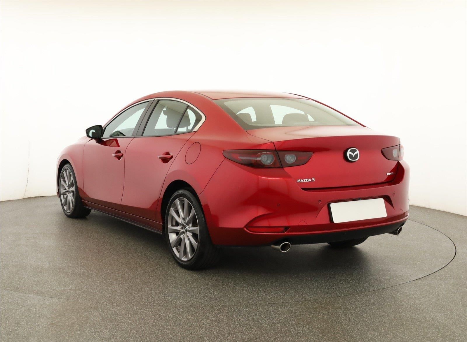 Mazda 3, 2.0 Skyactiv-G, ČR,1.maj - fotka 4
