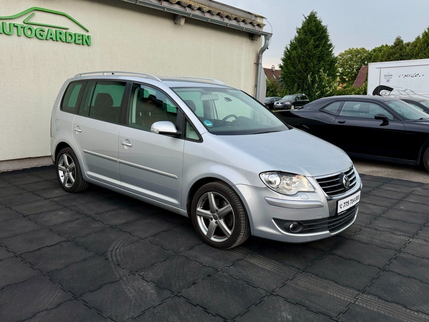 Volkswagen Touran, 2.0TDi 125kW kůže, NAVi, tažné - fotka 2