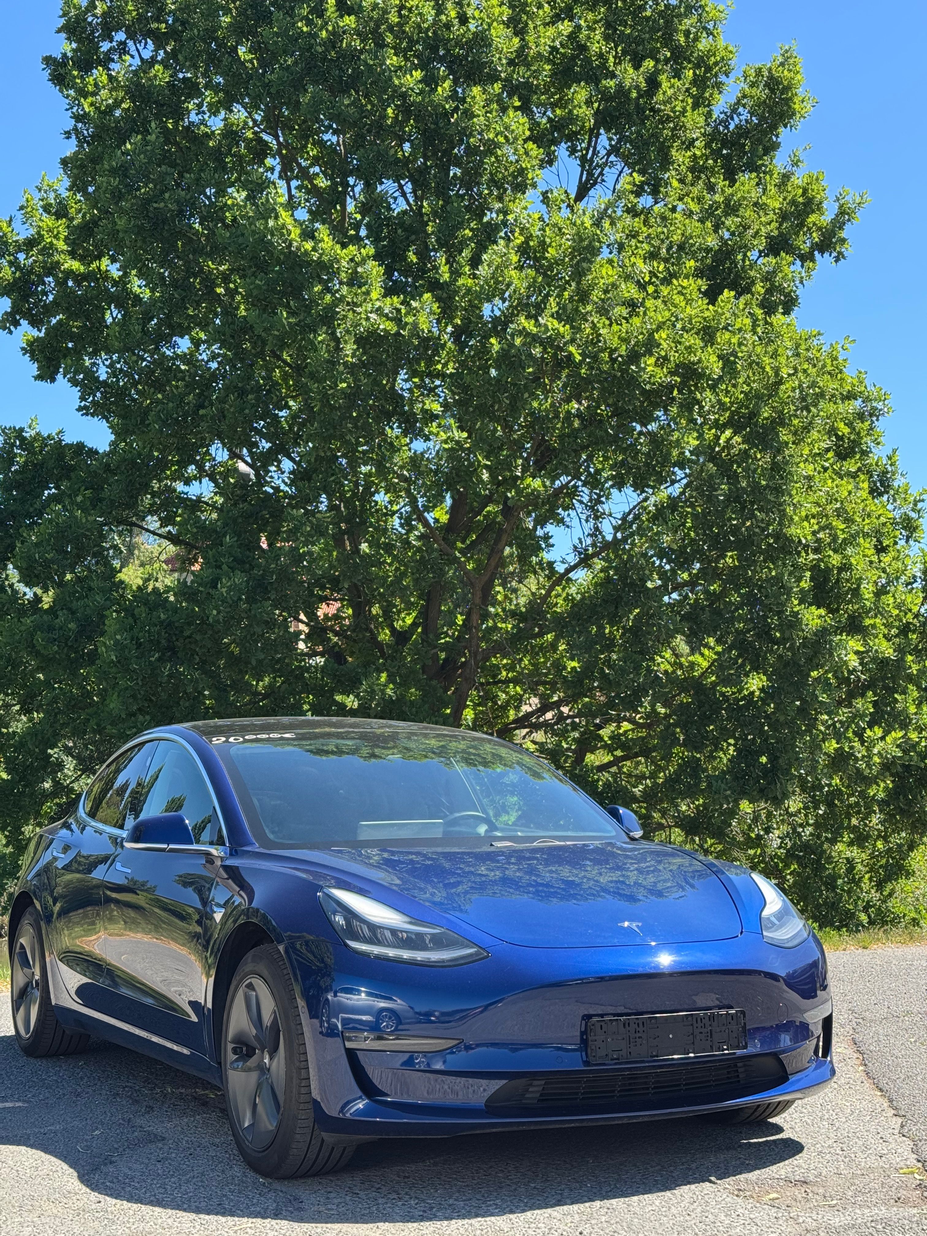 Tesla Model 3, SR+ - fotka 3