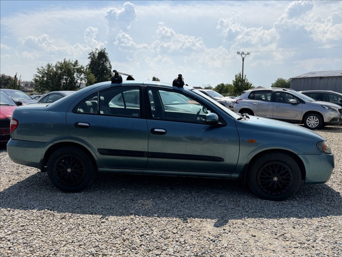Nissan Almera, 1,8 i - fotka 4