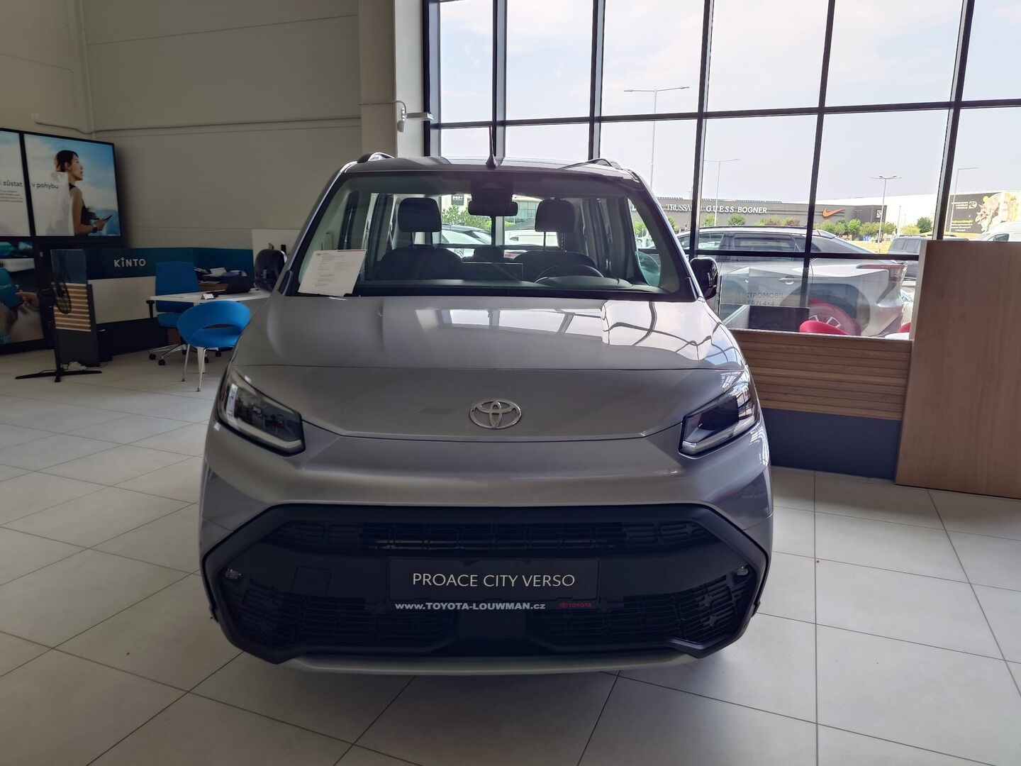 Toyota Proace City Verso, LWB 1.5D 6MT - fotka 2