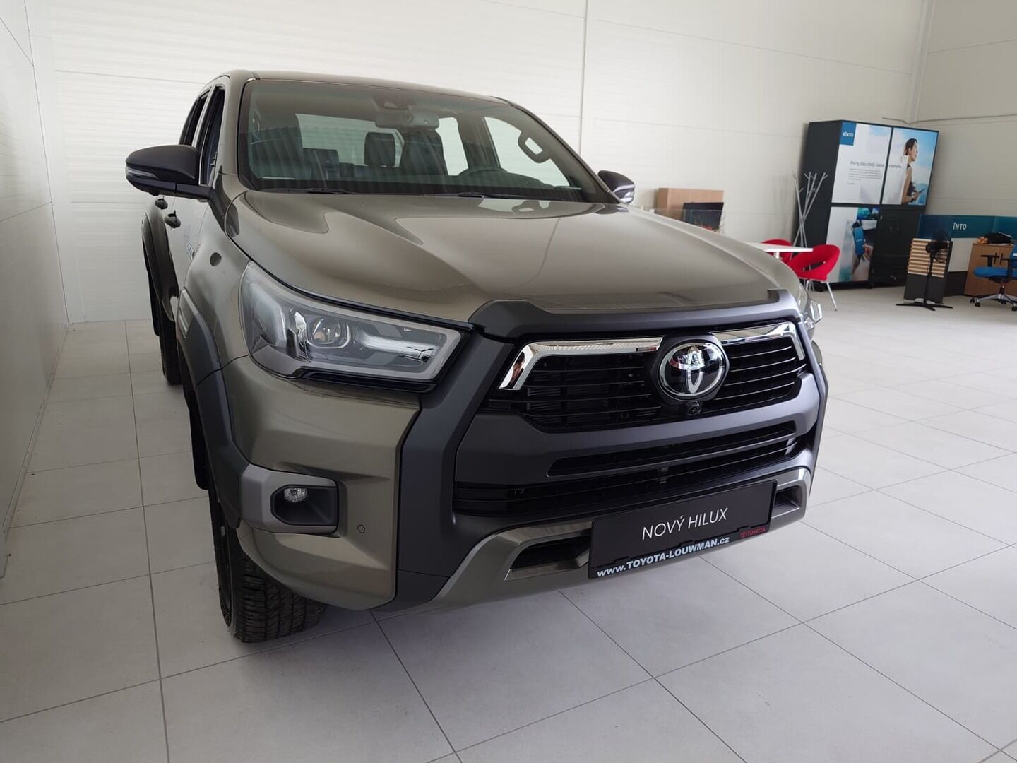 Toyota Hilux, DoubleCab Invincible 2.8D 6AT