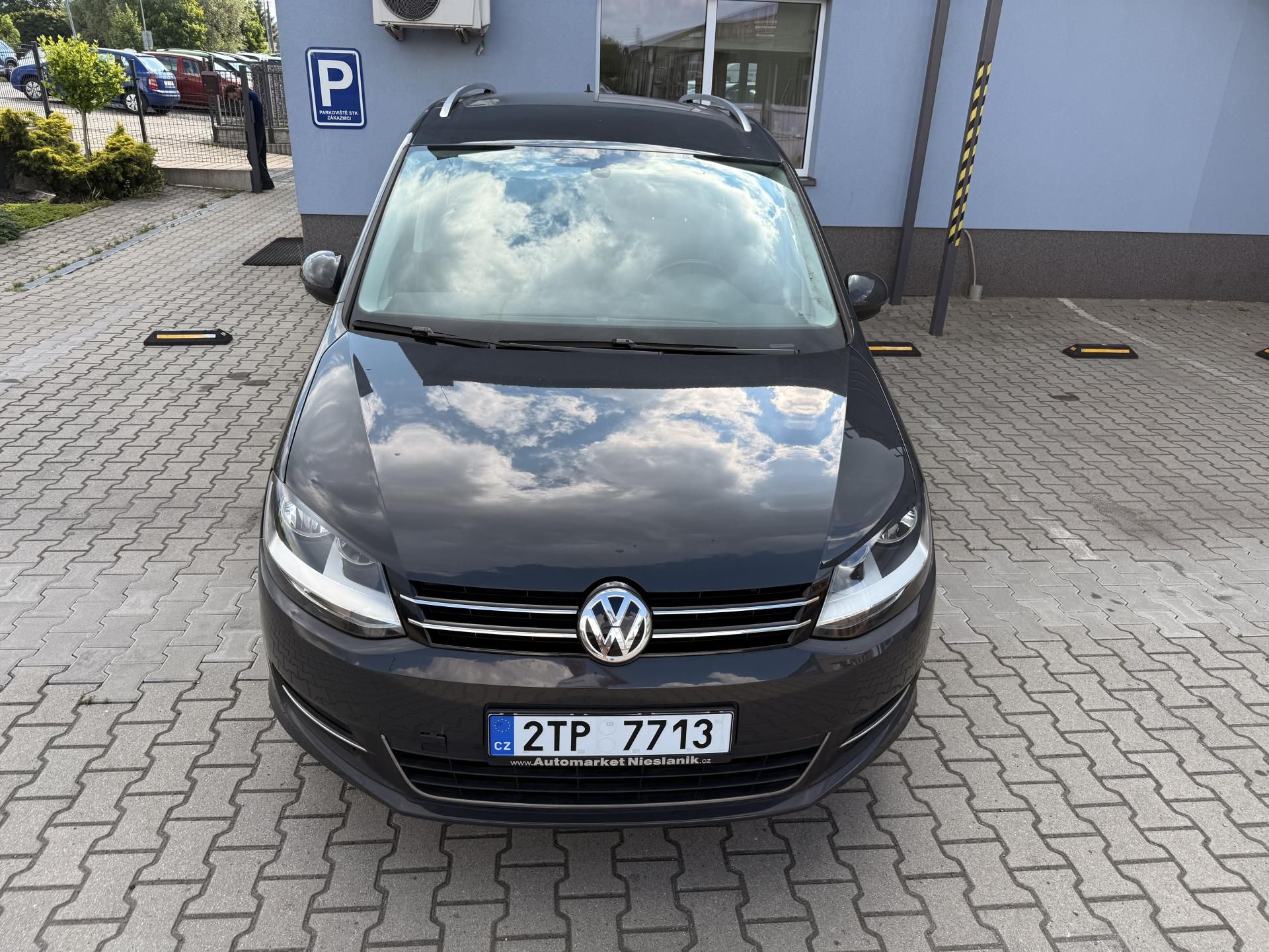 Volkswagen Sharan, 1,4TSi DSG HIGHLINE 7Míst - fotka 2