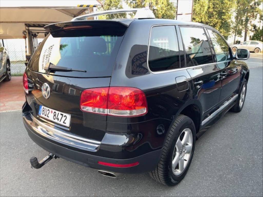 Volkswagen Touareg, 3,0 TDI V6 INDIVIDUÁL - fotka 5