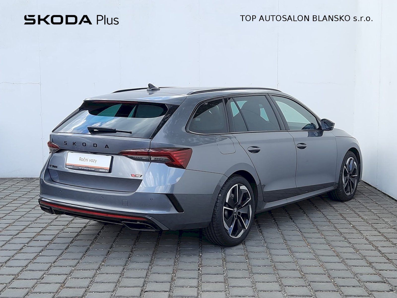 Škoda Octavia, 2,0 TSI 195kW Combi RS - fotka 2