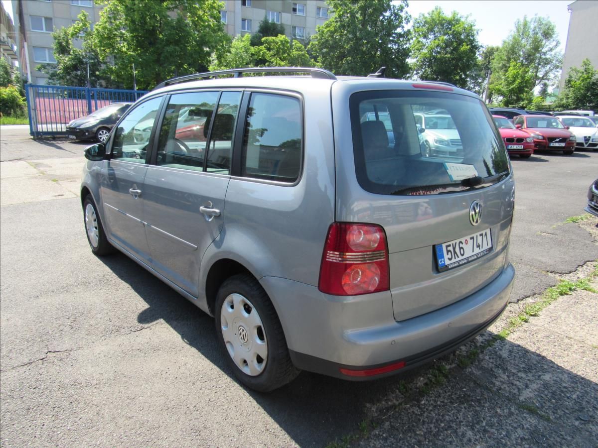 Volkswagen Touran, 1,9 TDI 77kW DSG - fotka 4