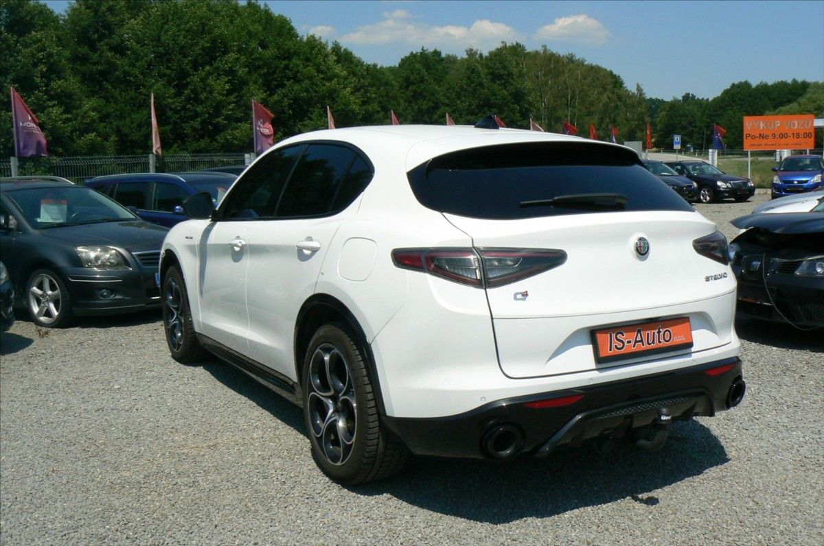Alfa Romeo Stelvio, 2,2 VELOCE  Q4 DPH- 52571 km - fotka 5