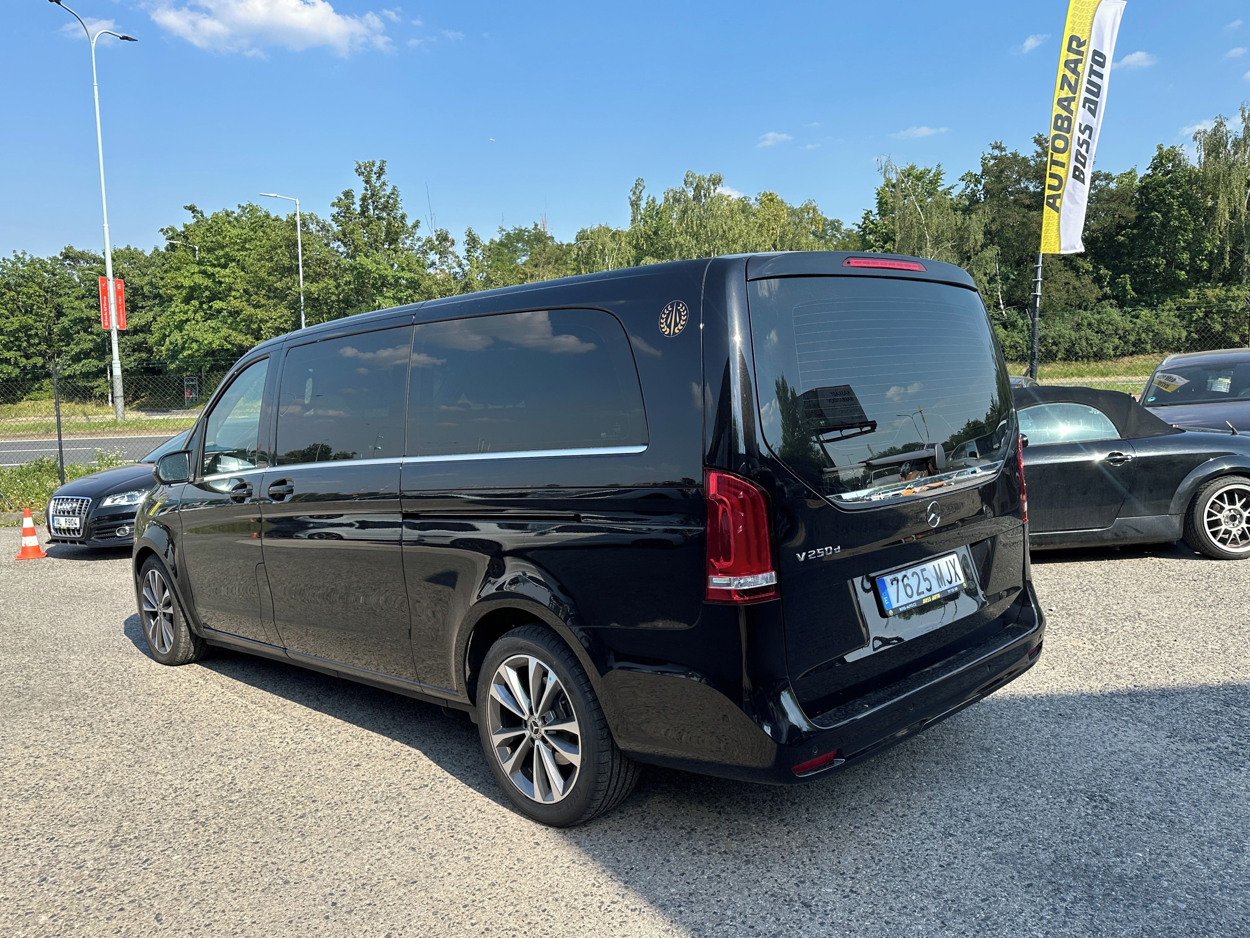 Mercedes-Benz Třídy V, Mercedes-Benz V 250 2023 - fotka 6