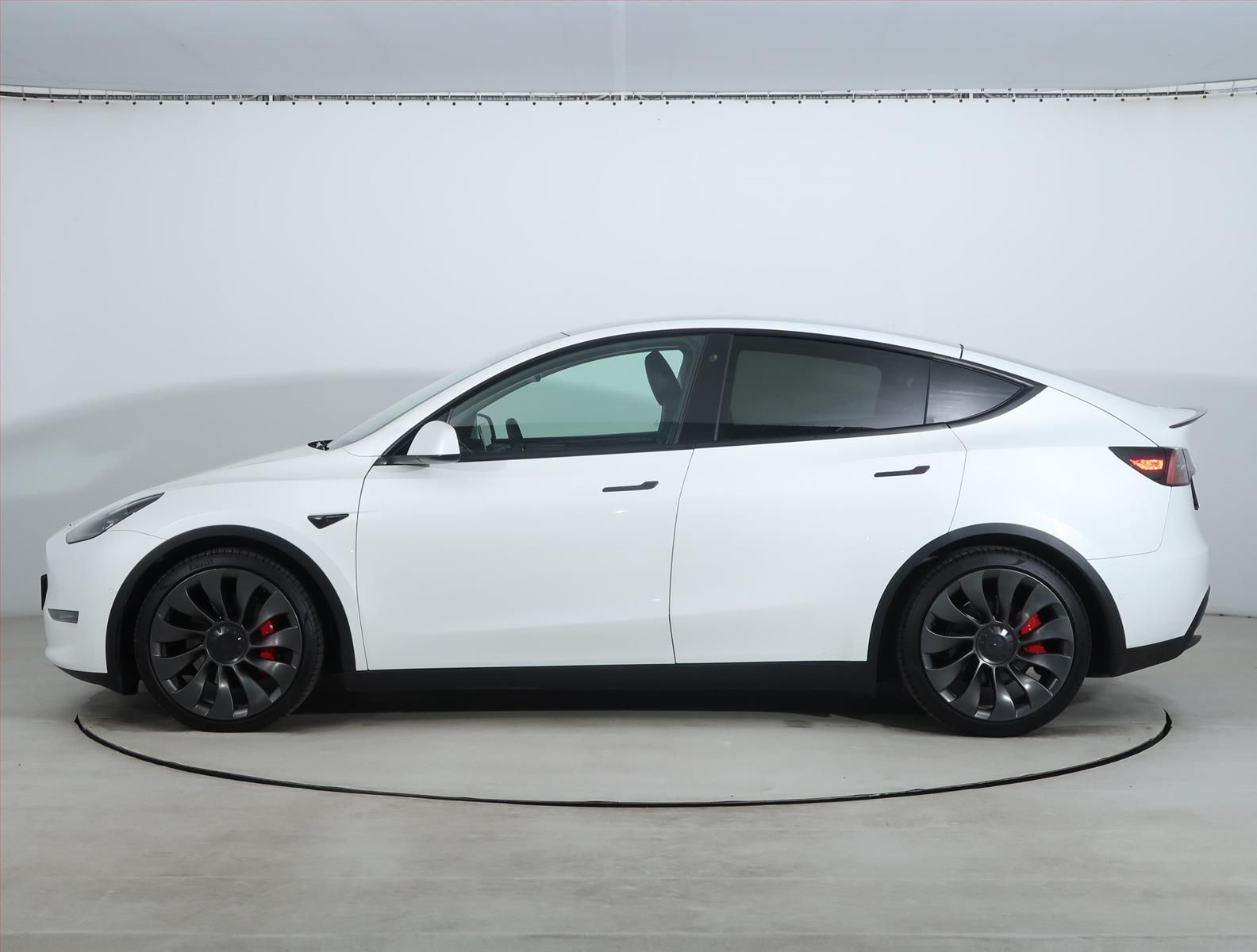 Tesla Model Y, Performance 79kWh, SoH 92% - fotka 3