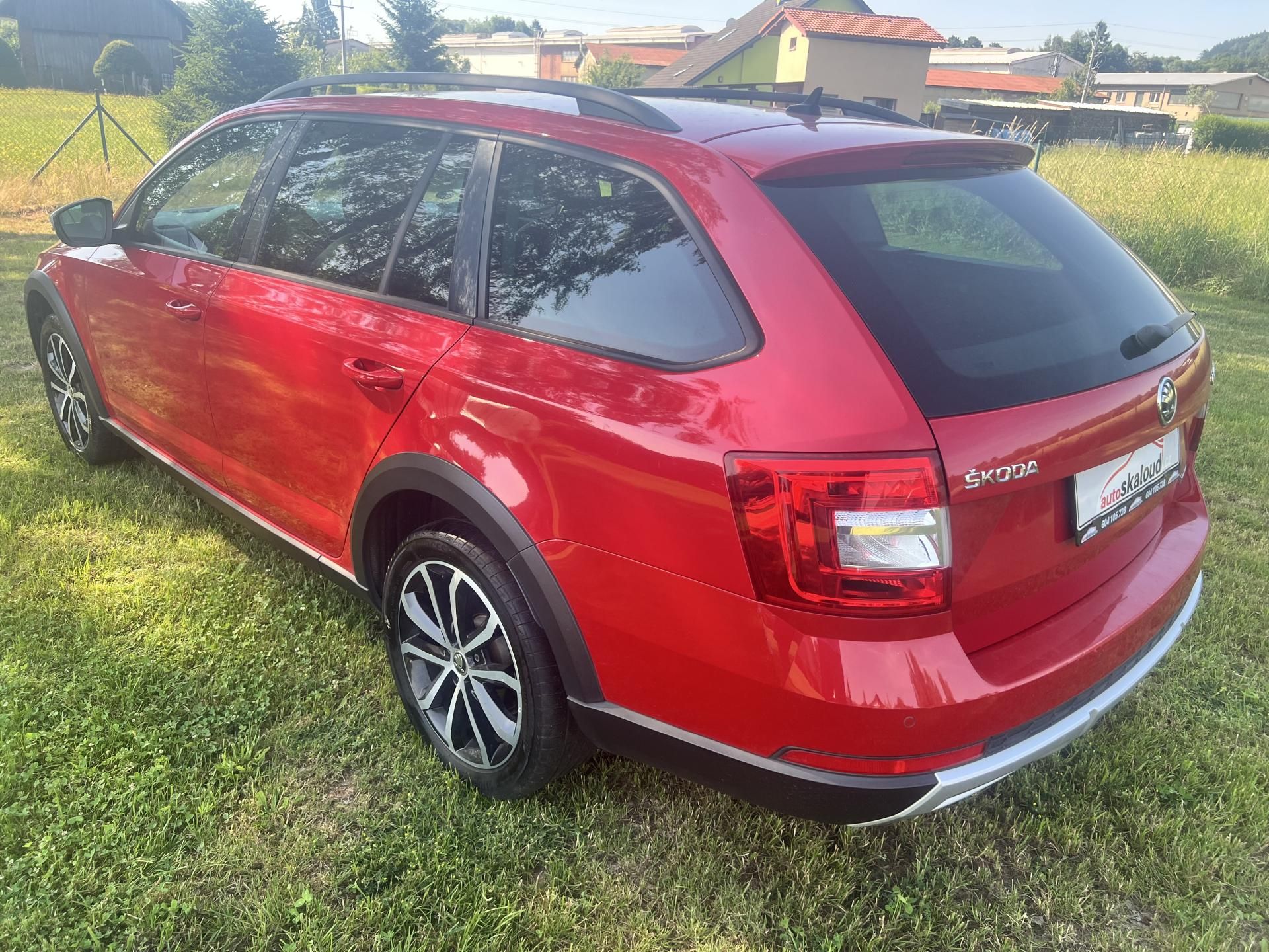 Škoda Octavia, 2.0TDI 110KW,SCOUT,4x4,DSG,KůŽ - fotka 5