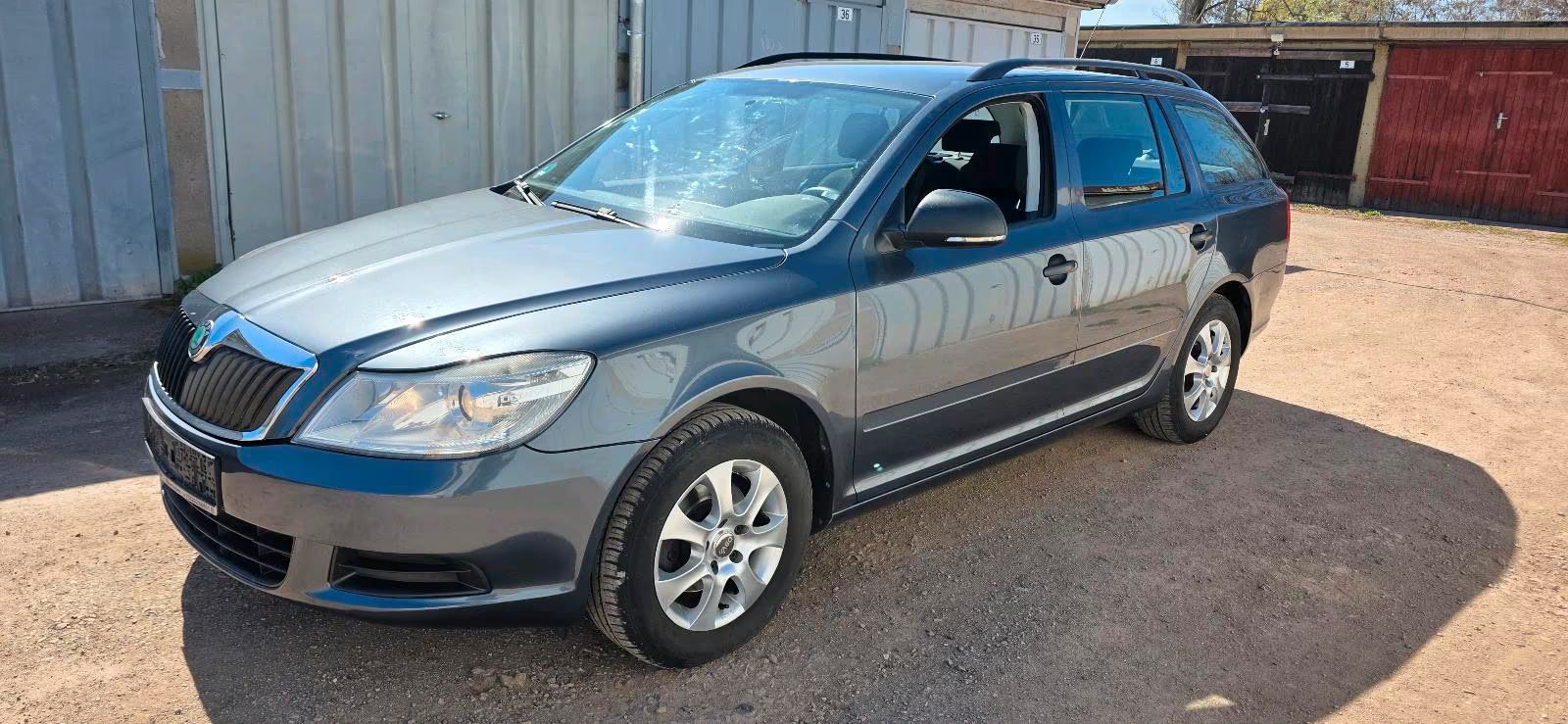 Škoda Octavia, 1.6 MPI 8V - fotka 4