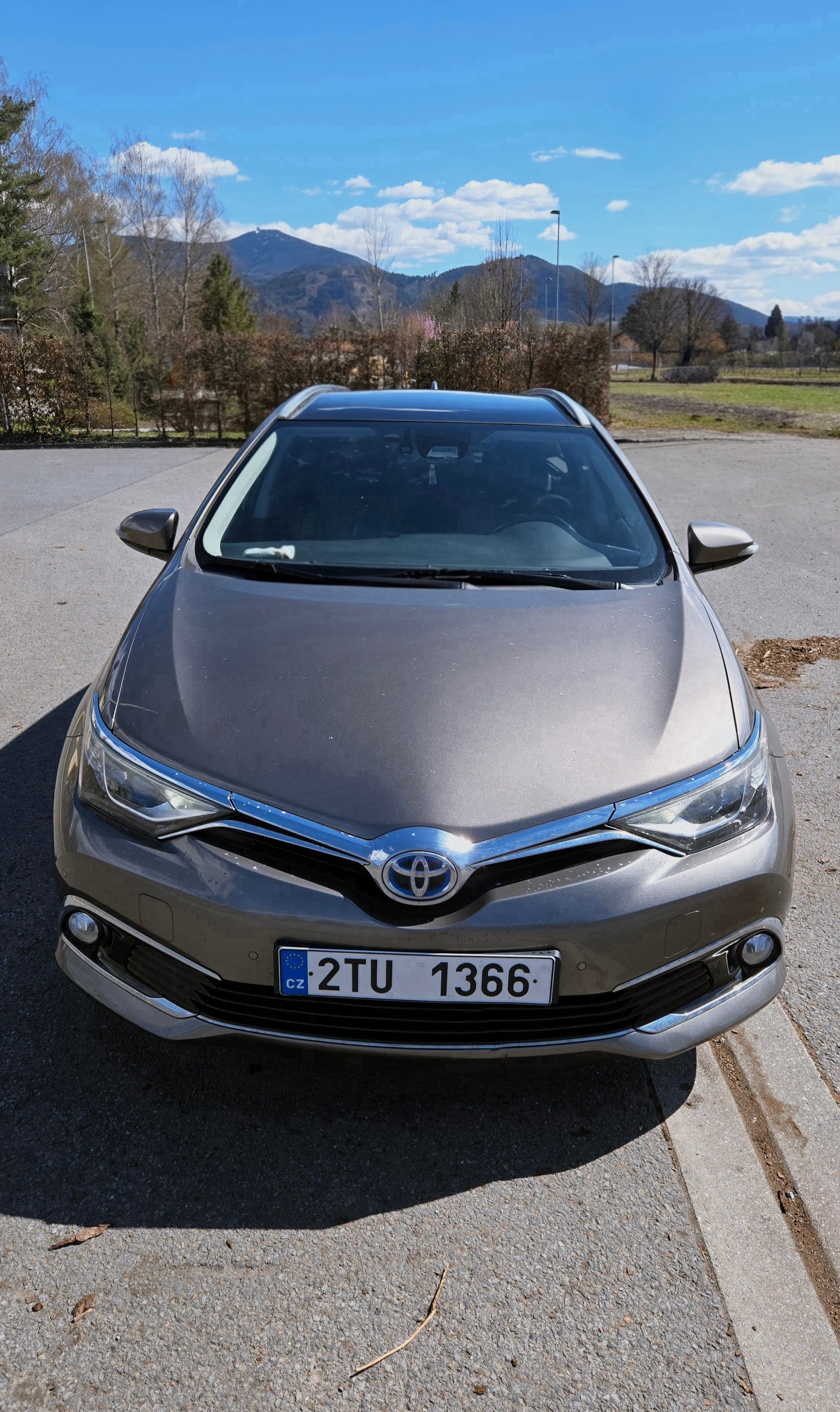 Toyota Auris, Toyota Auris Hybrid Executive - fotka 3