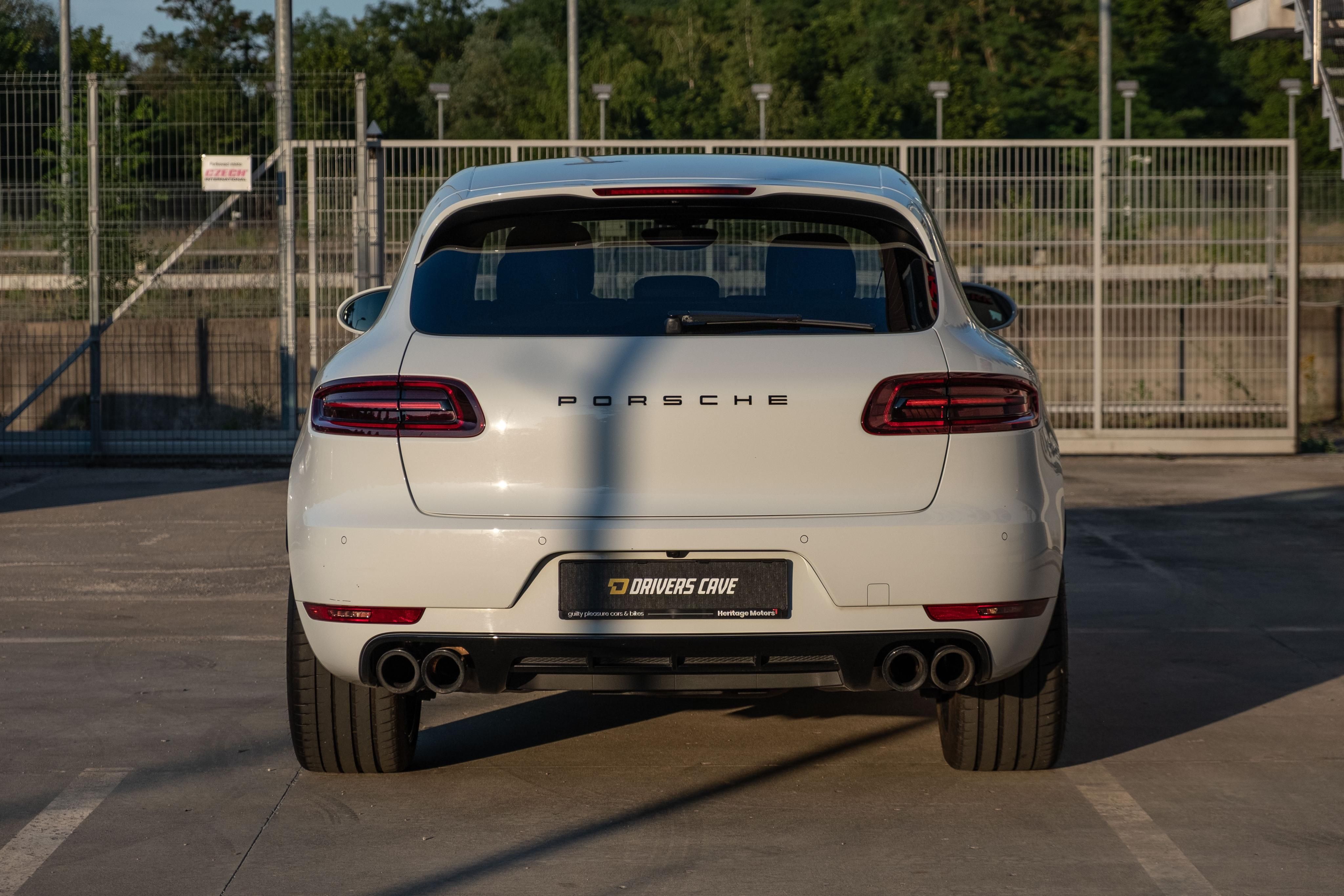 Porsche Macan, 3.6 Turbo Performance & Black - fotka 5