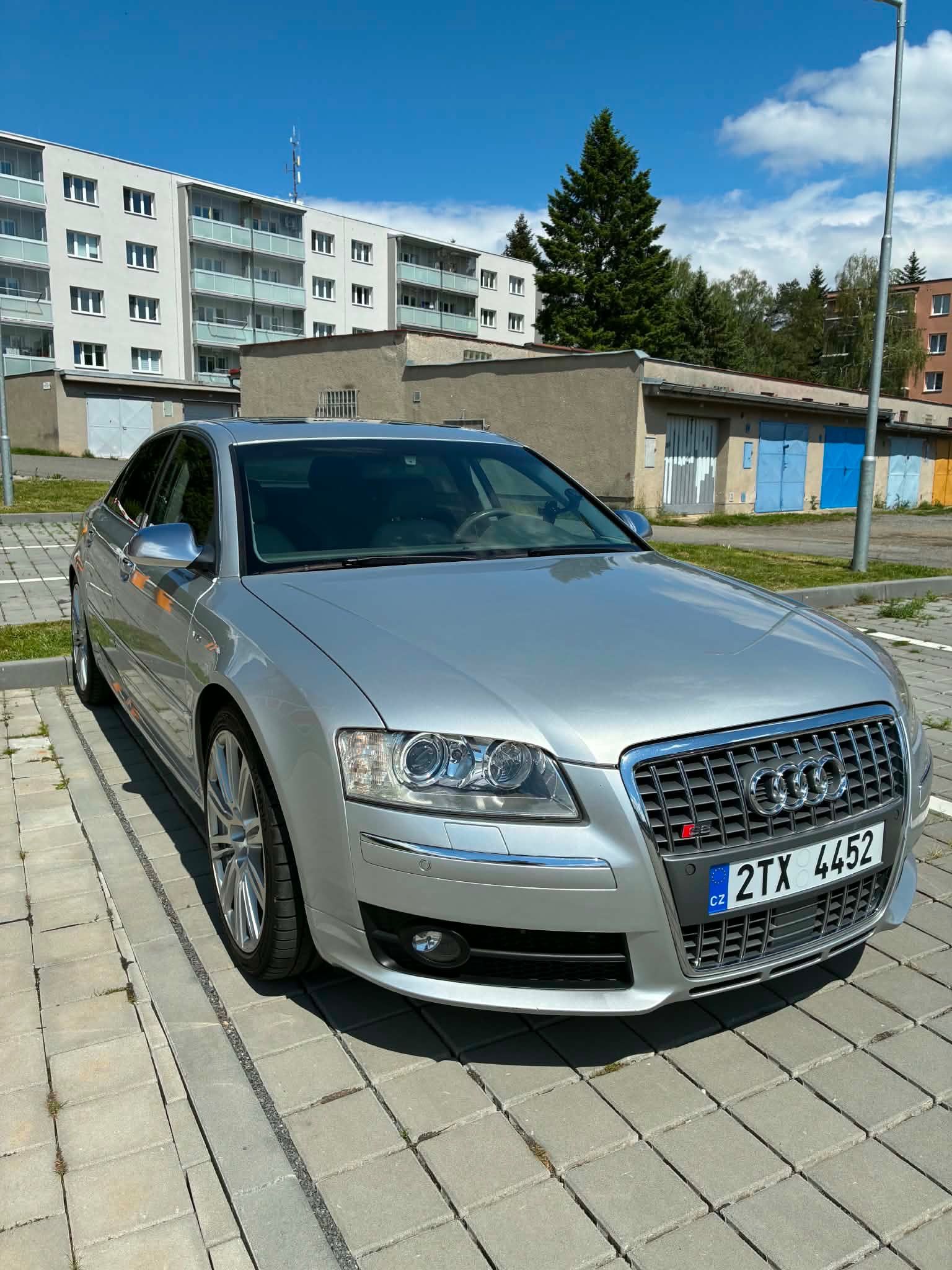 Audi S8, Audi S8 5.2 V10 - fotka 2