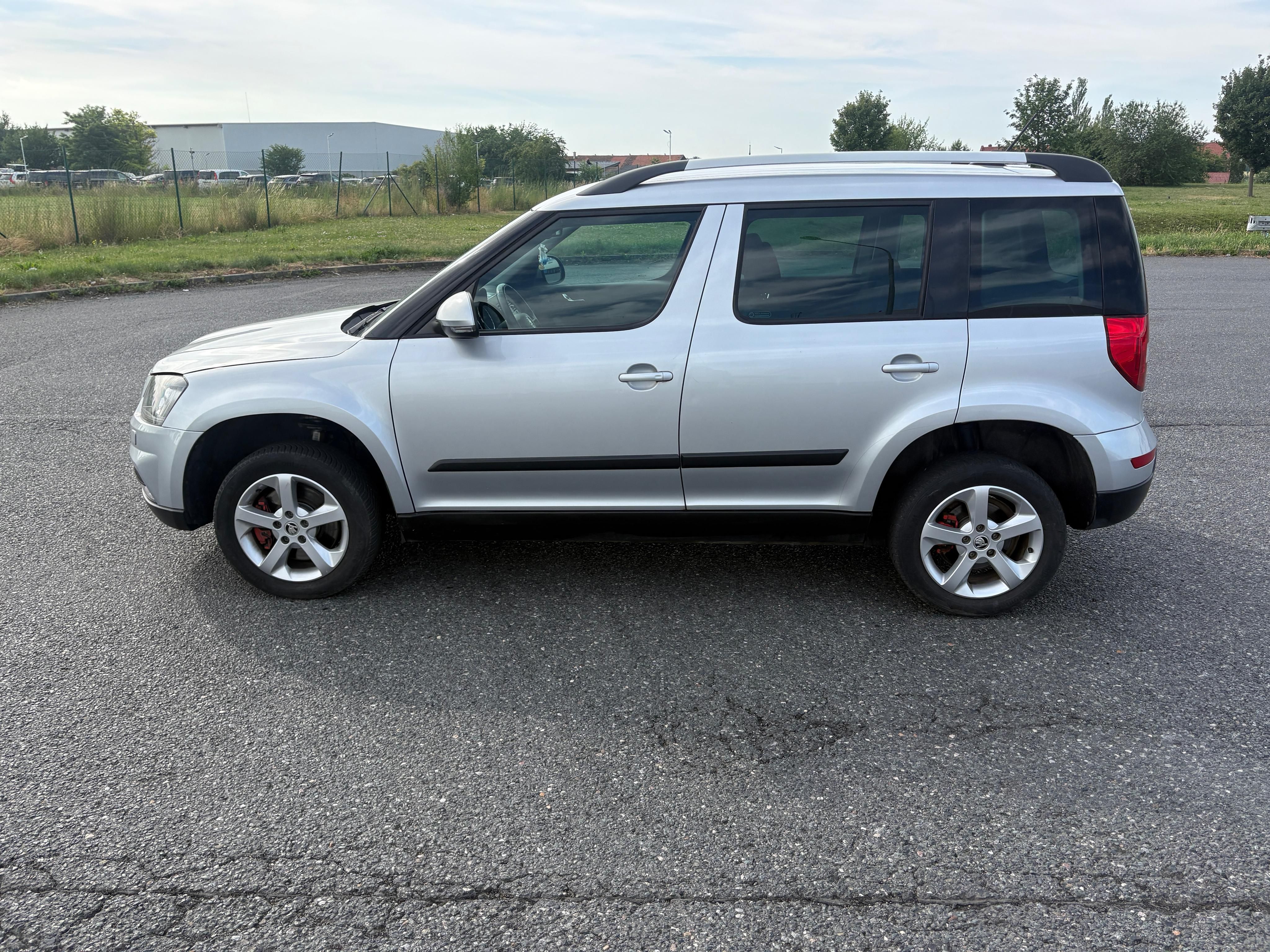 Škoda Yeti, 2,0 TDi, DSG, 4x4, facelift - fotka 5