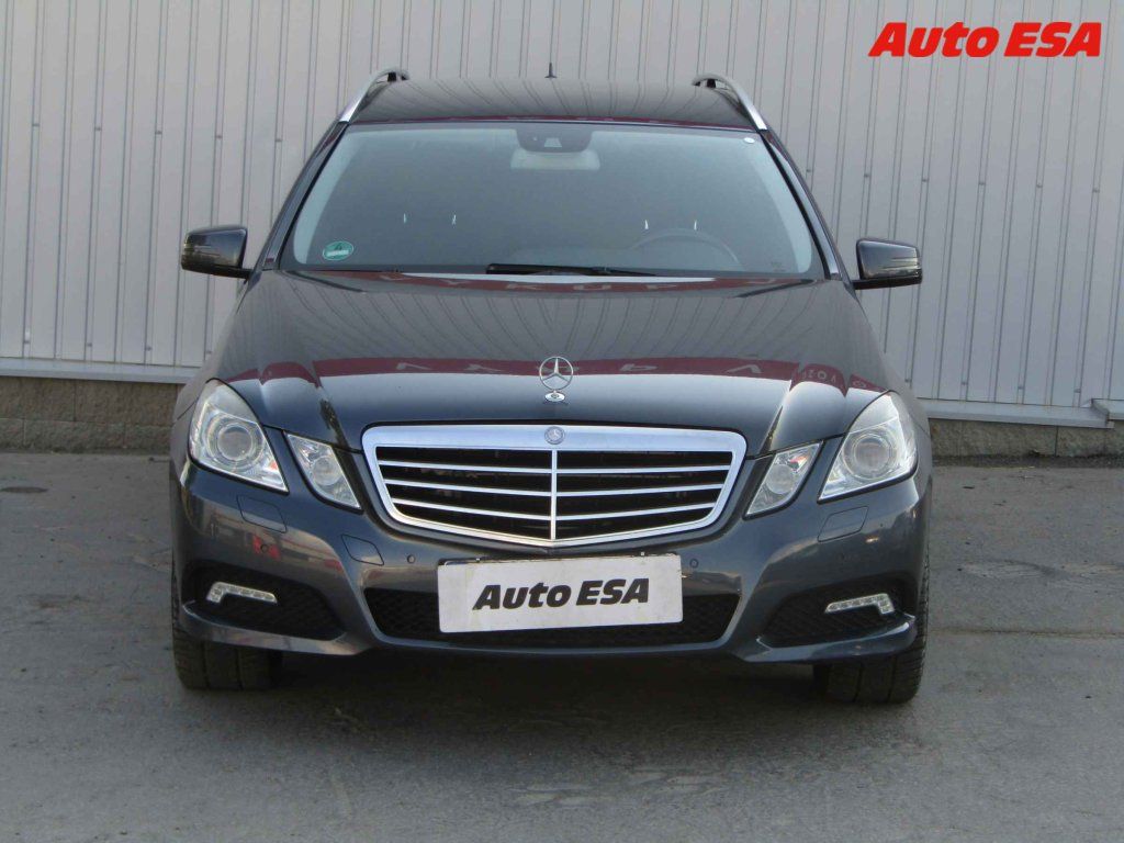 Mercedes-Benz Třídy E, 350 CDi 350 - fotka 2