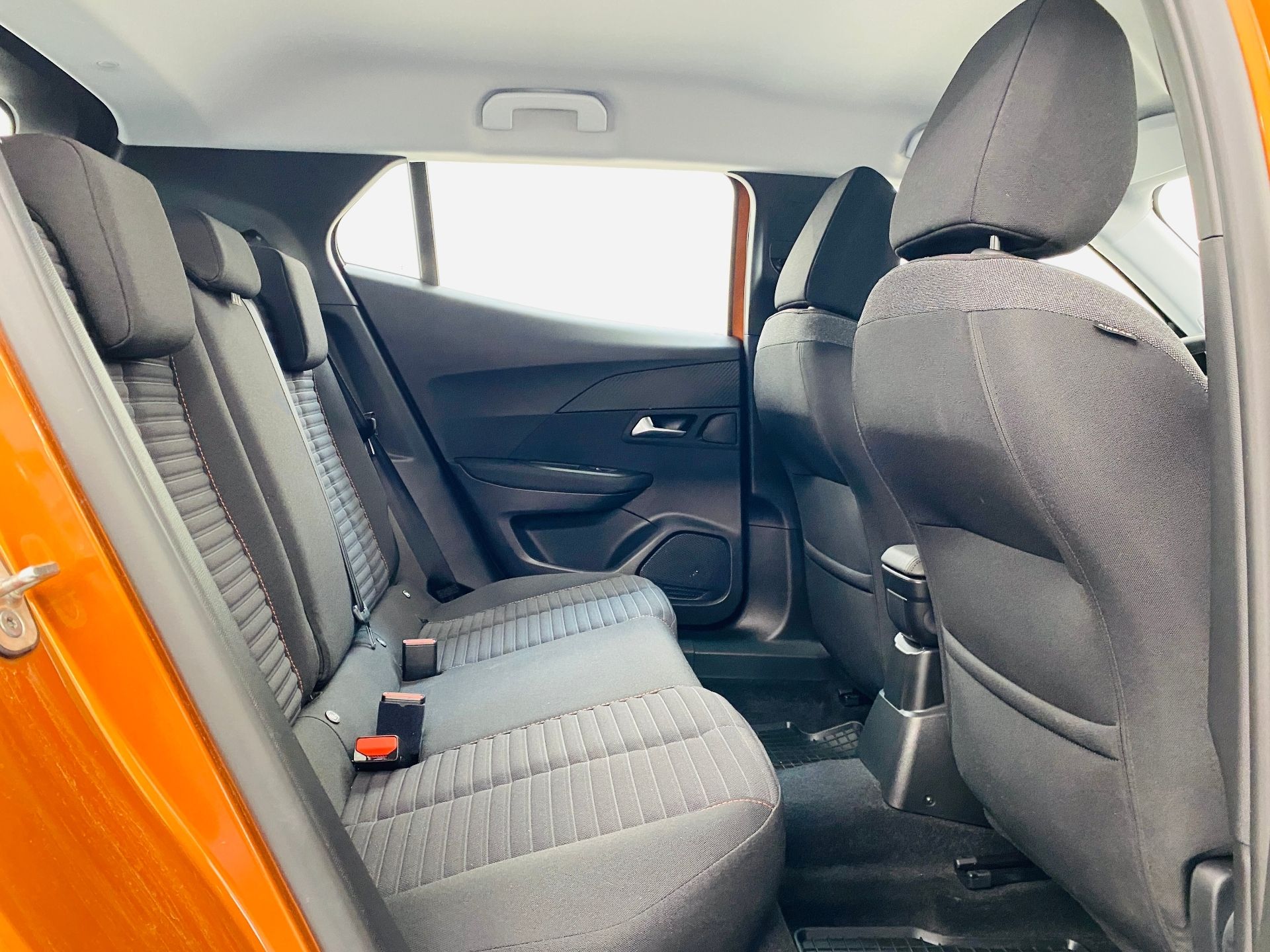 Peugeot 2008, 1.5 BlueHDi 81Kw - fotka 6