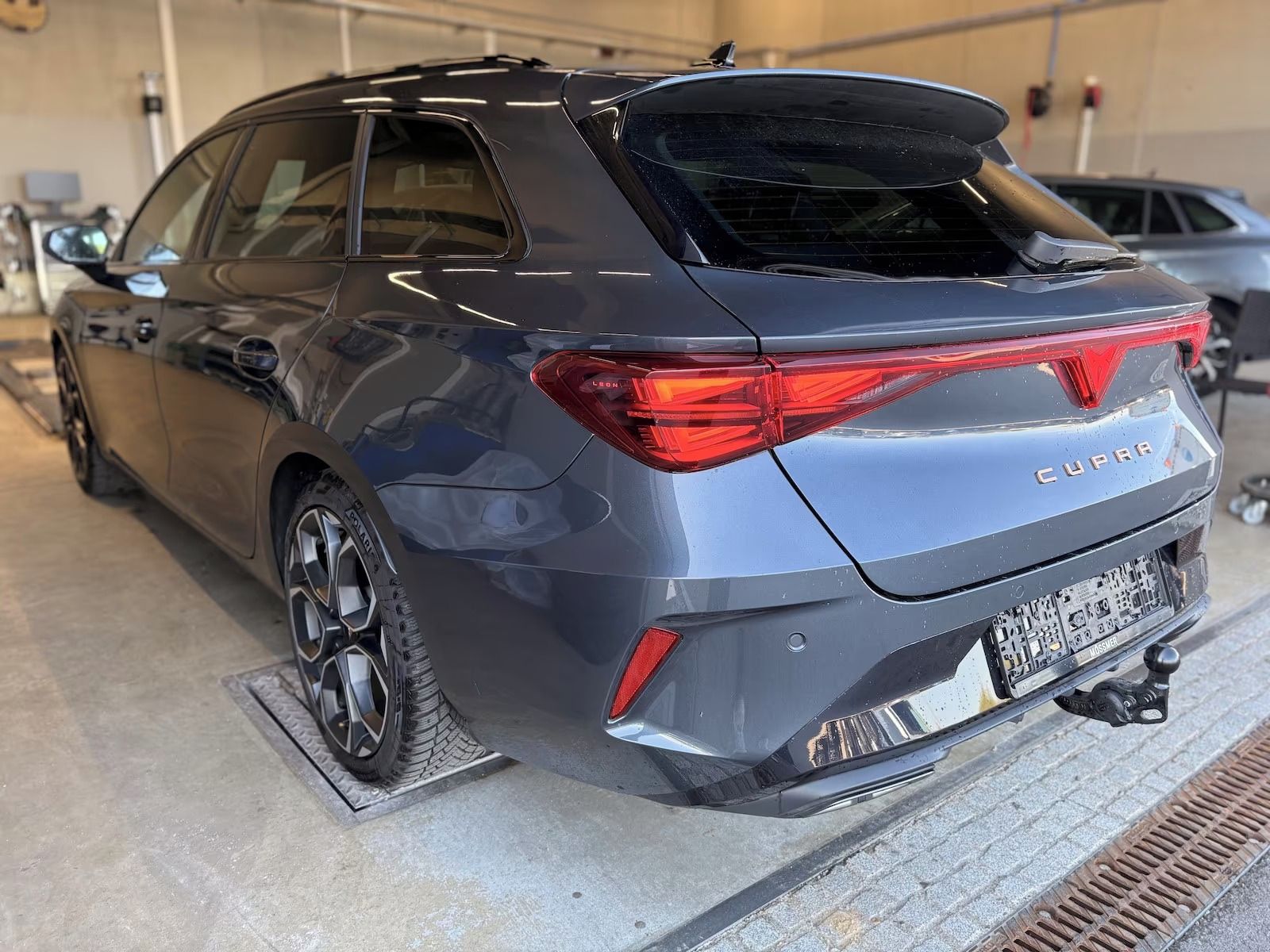 Cupra Leon, ST 2.0TSI DSG 4Drive*Kamera* - fotka 2
