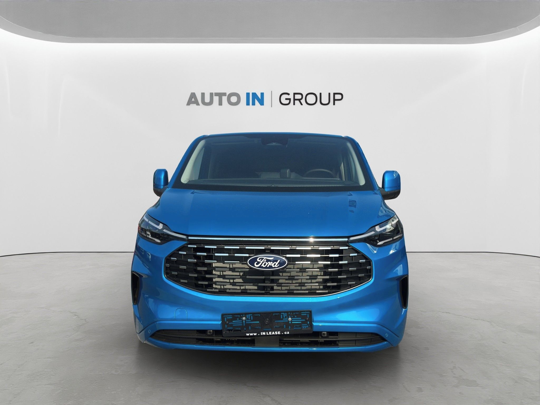 Ford Tourneo Custom, 2,0 EcoBlue L2 TITANIUM - fotka 2