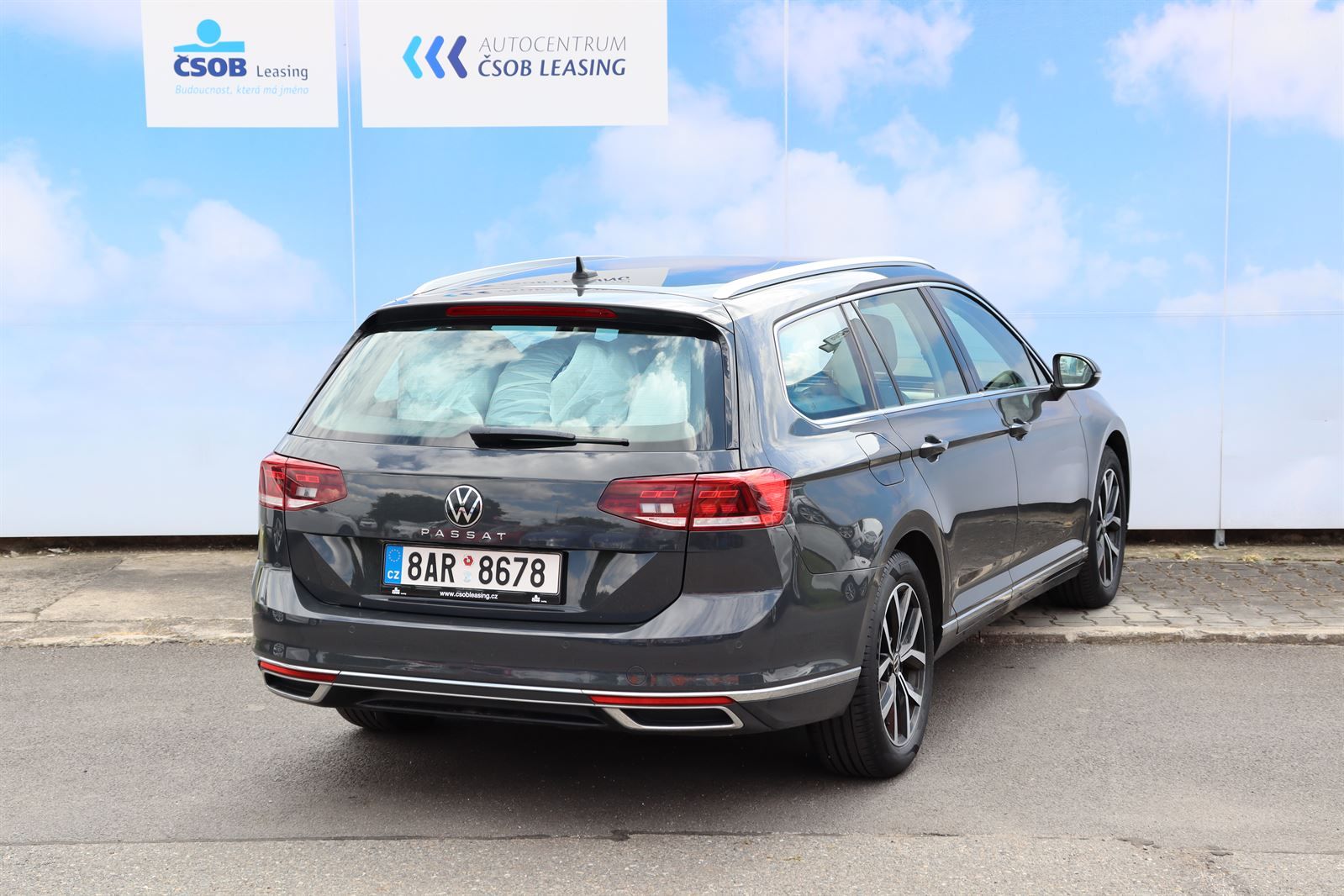 Volkswagen Passat, 2.0 TDI DSG Elegance Variant - fotka 2