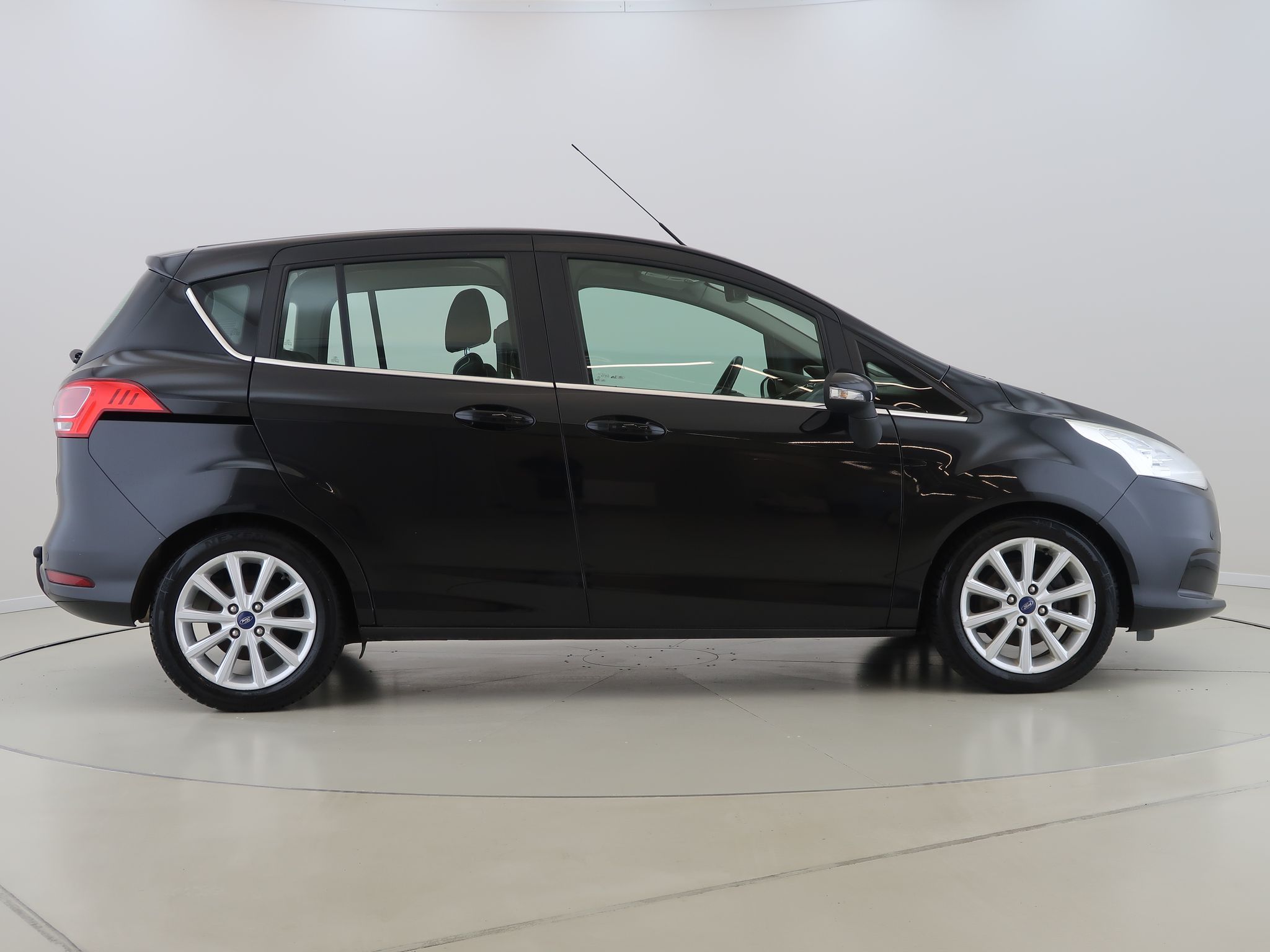 Ford B-MAX, 1.0,EcoBoost,74KW,Klima,Tažné - fotka 4
