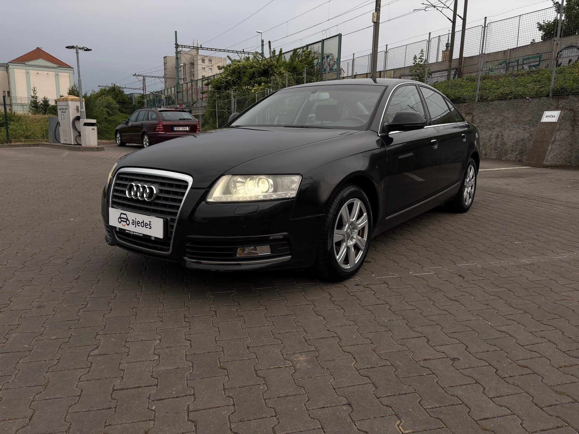 Audi A6, 2.0 TDI/servis/ČR-1.maj/manuál - fotka 2