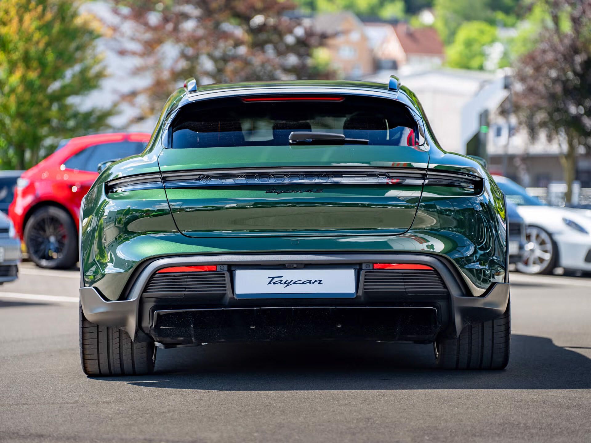 Porsche Taycan, 4 Cross Turismo 360 InnoDrive - fotka 5