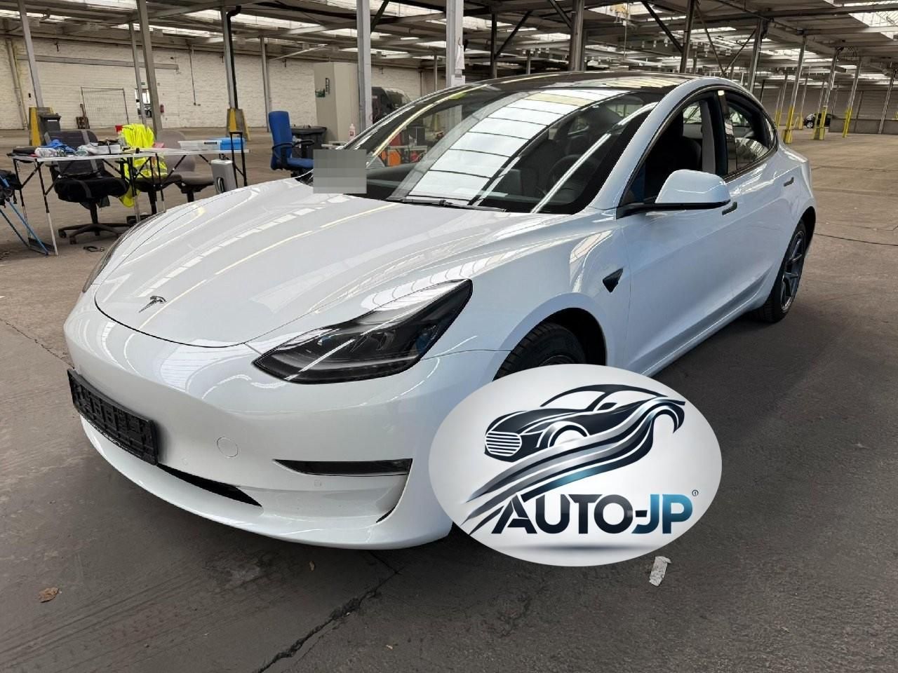 Tesla Model 3, AWD Long Range    PŘIPRAVUJEME
