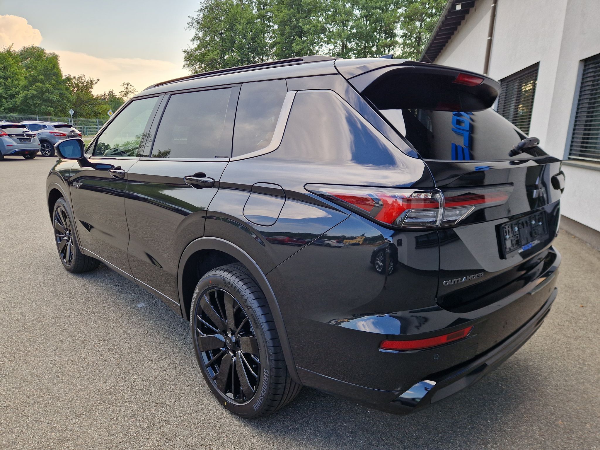 Mitsubishi Outlander, 2.4 PHEV 4x4 Black Edition 26 - fotka 4