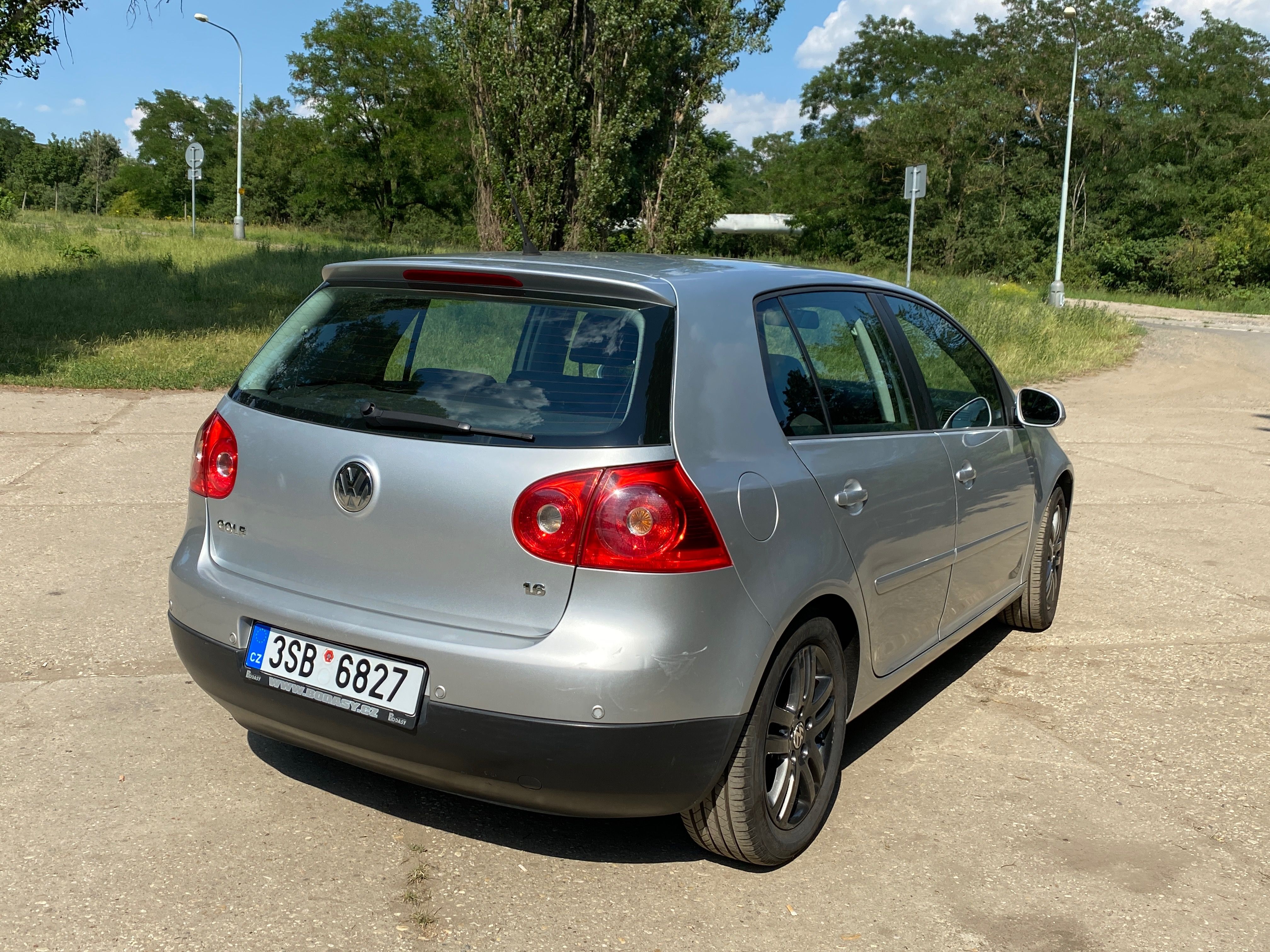 Volkswagen Golf, 1.6 benzín - bez koroze - fotka 3