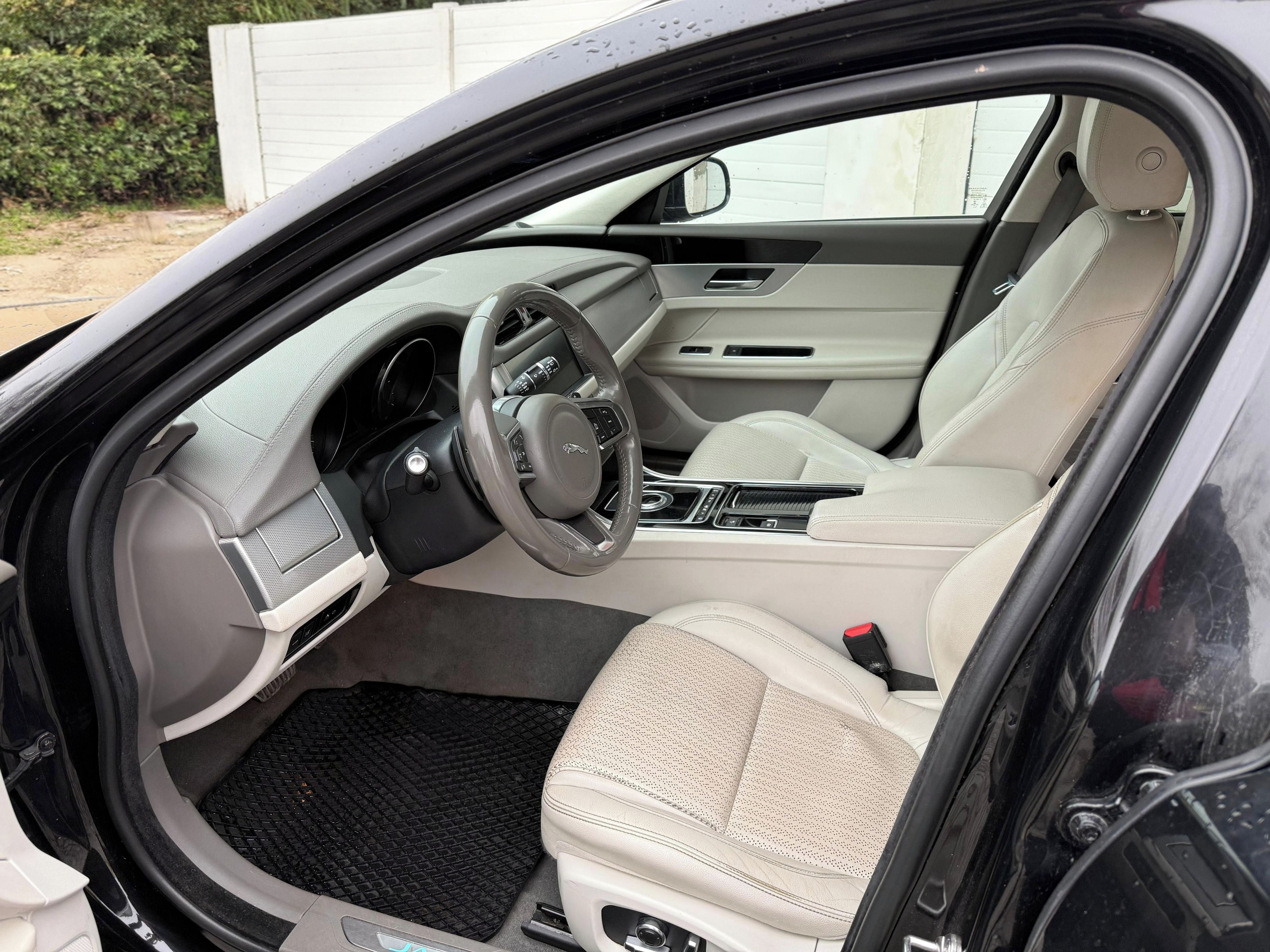 Jaguar XF, JAGUAR XF, X260, 2.0D 132kw - fotka 6